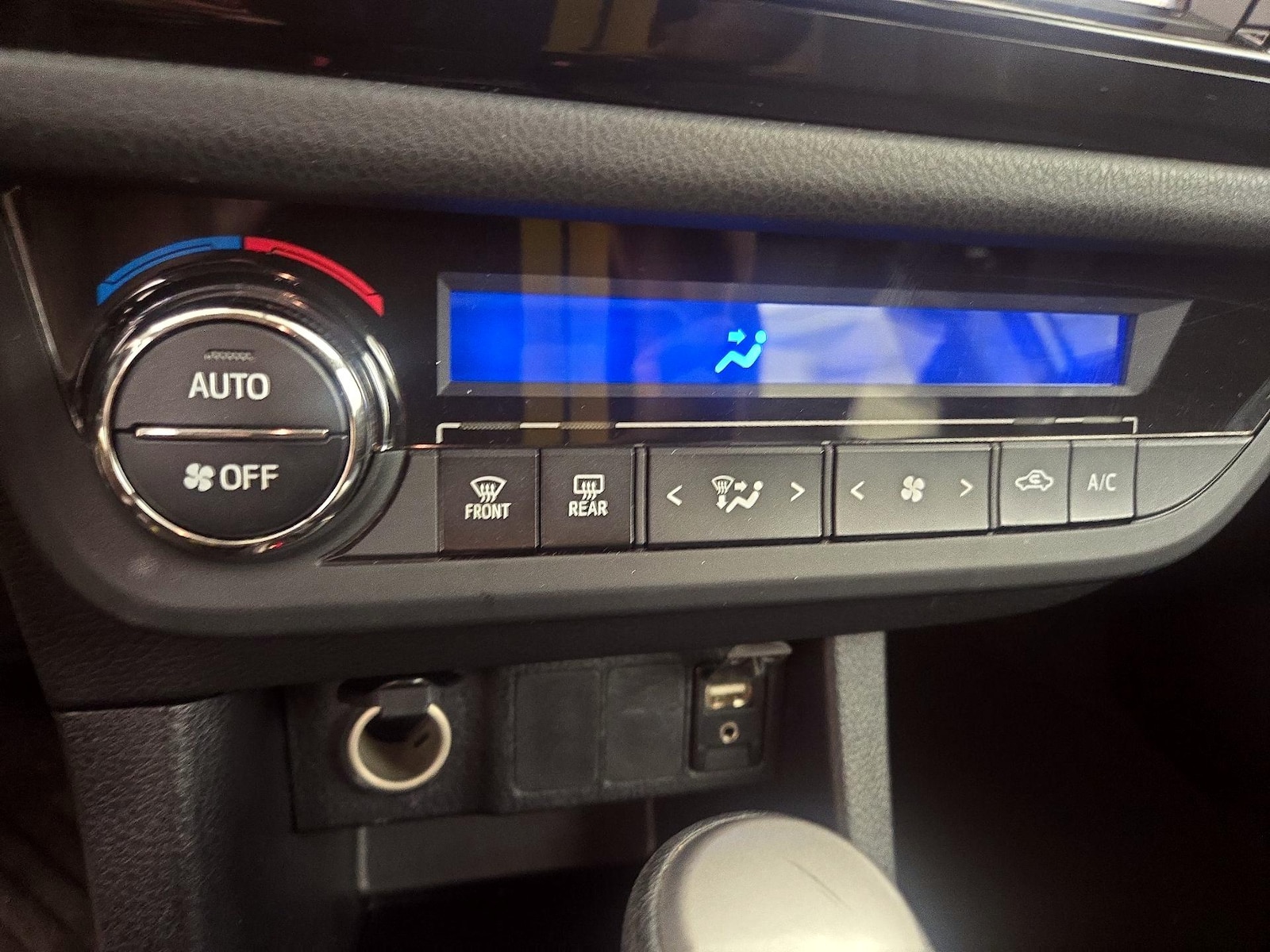 2014 Toyota Corolla S - Photo 17