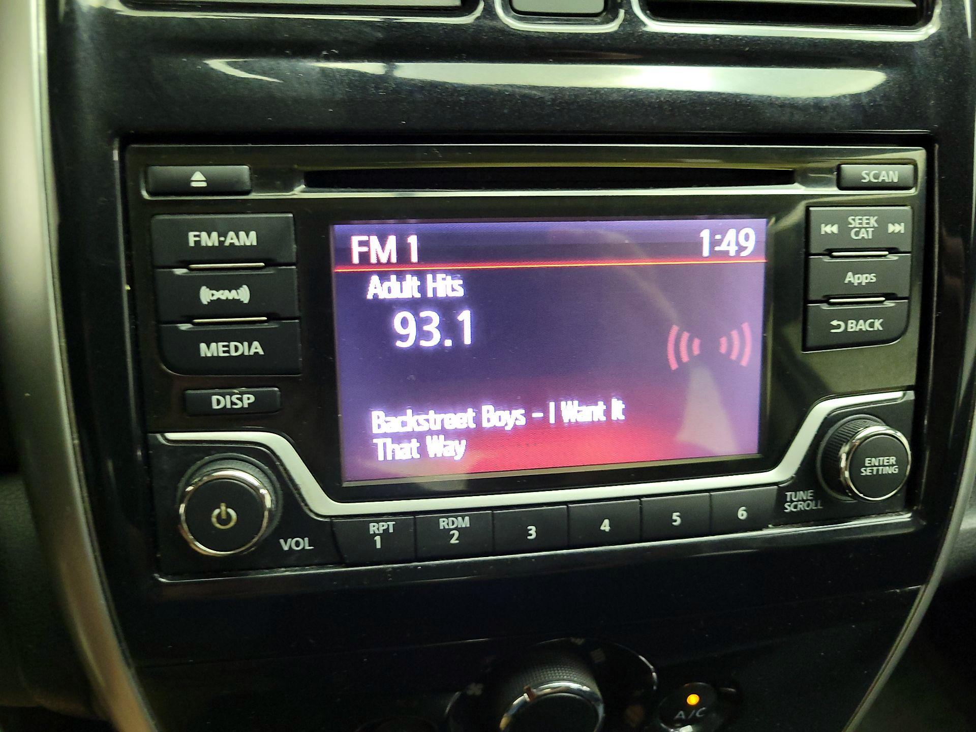 Thumbnail: 2016 Nissan Versa Note - 15