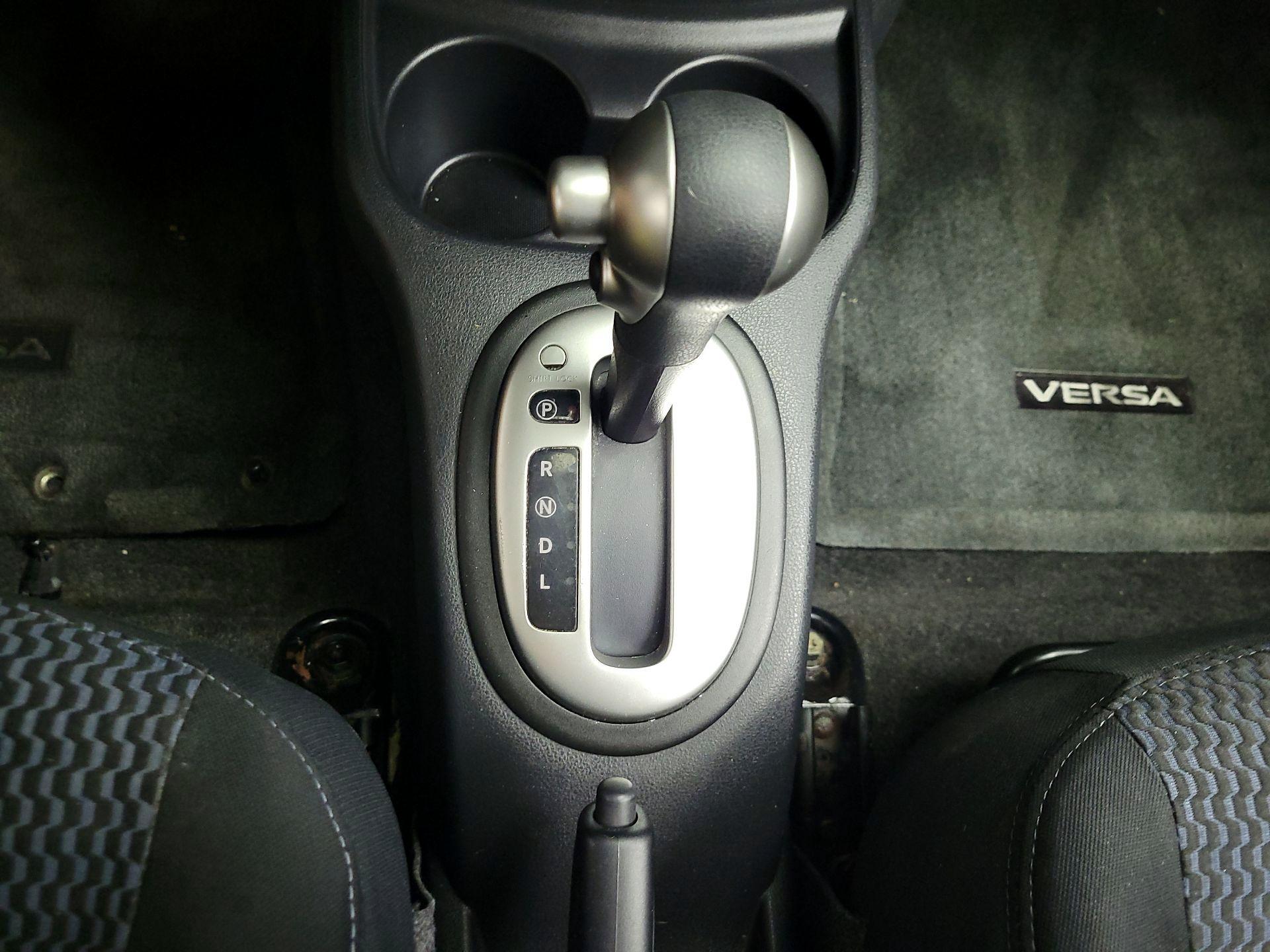 Thumbnail: 2016 Nissan Versa Note - 17