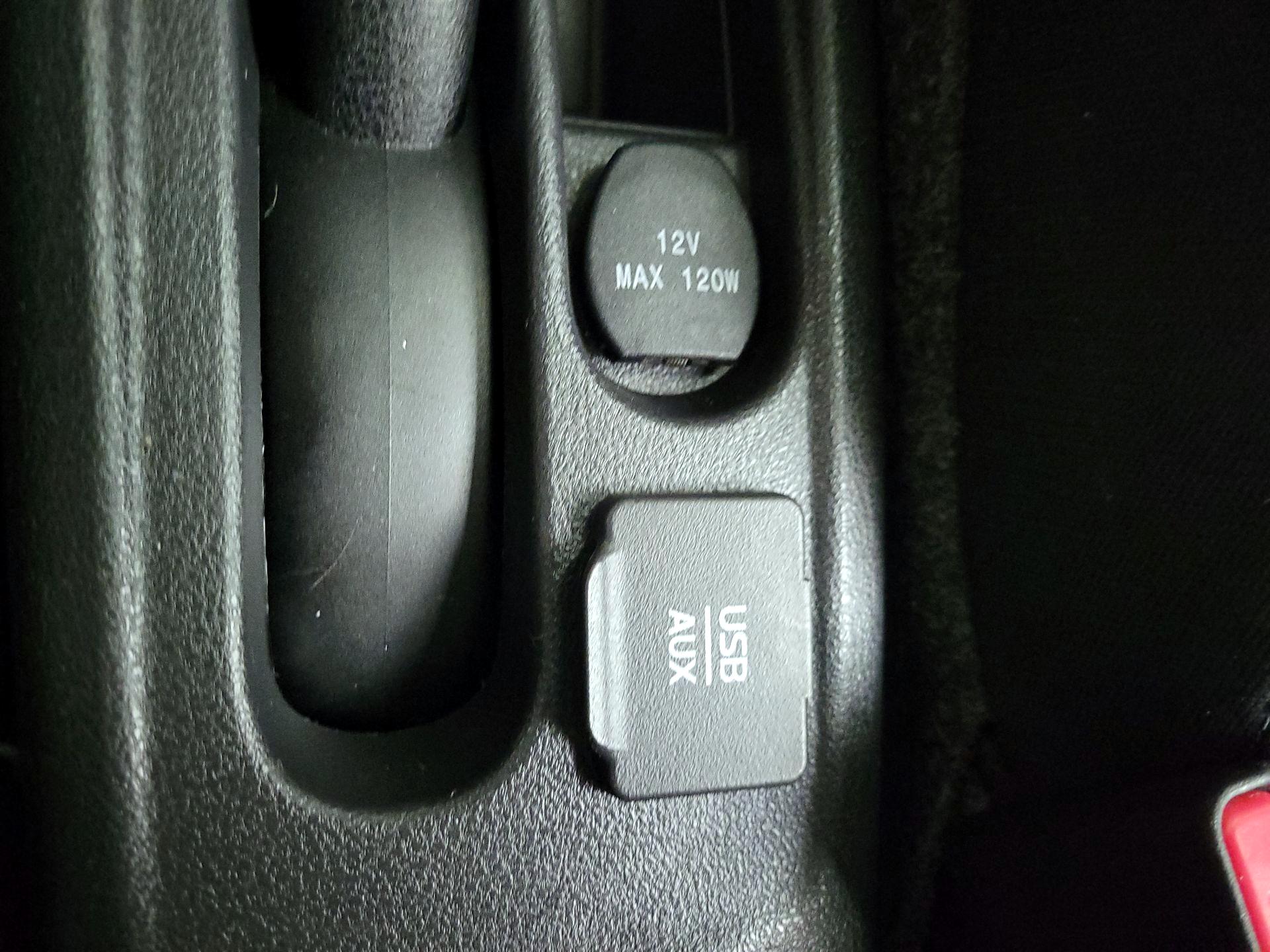 Thumbnail: 2016 Nissan Versa Note - 18