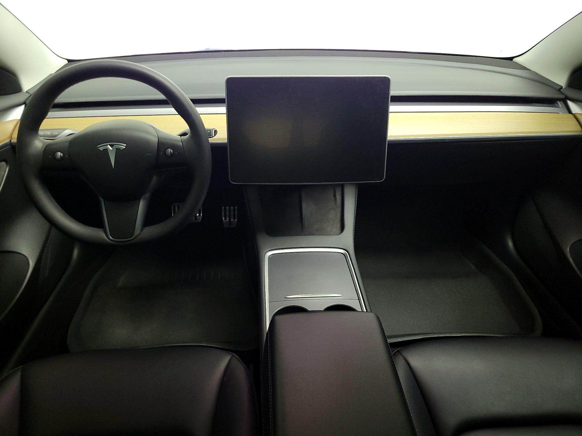 Thumbnail: 2023 Tesla Model 3 - 9