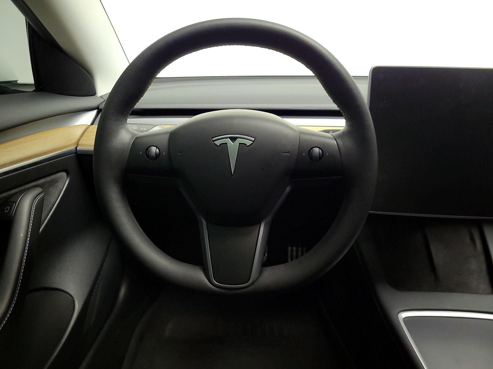 Thumbnail: 2023 Tesla Model 3 - 10
