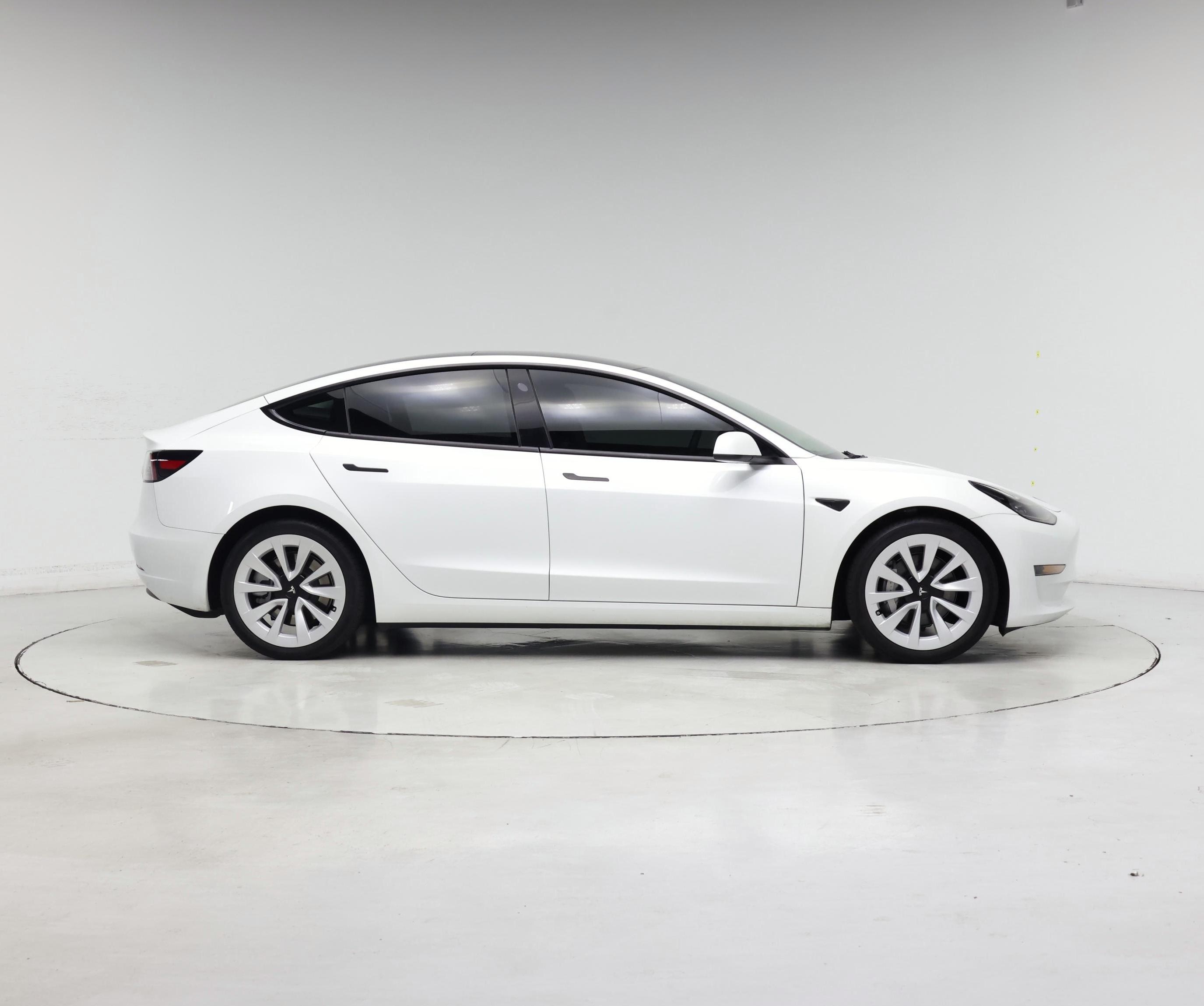 Thumbnail: 2023 Tesla Model 3 - 7