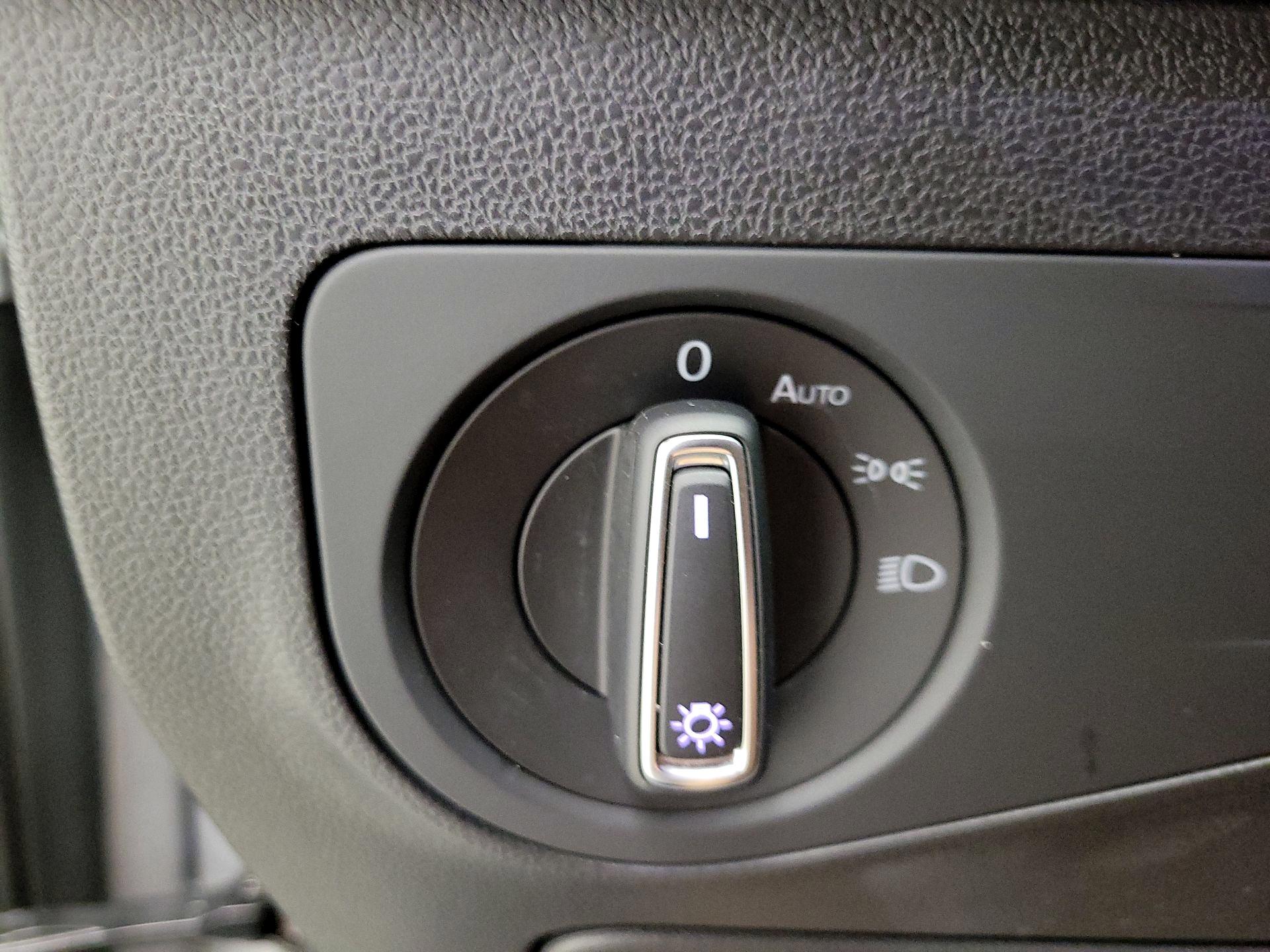 Thumbnail: 2019 Volkswagen Tiguan - 13