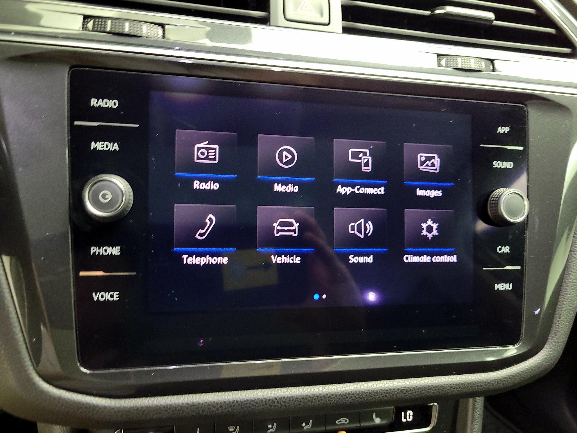 Thumbnail: 2019 Volkswagen Tiguan - 14