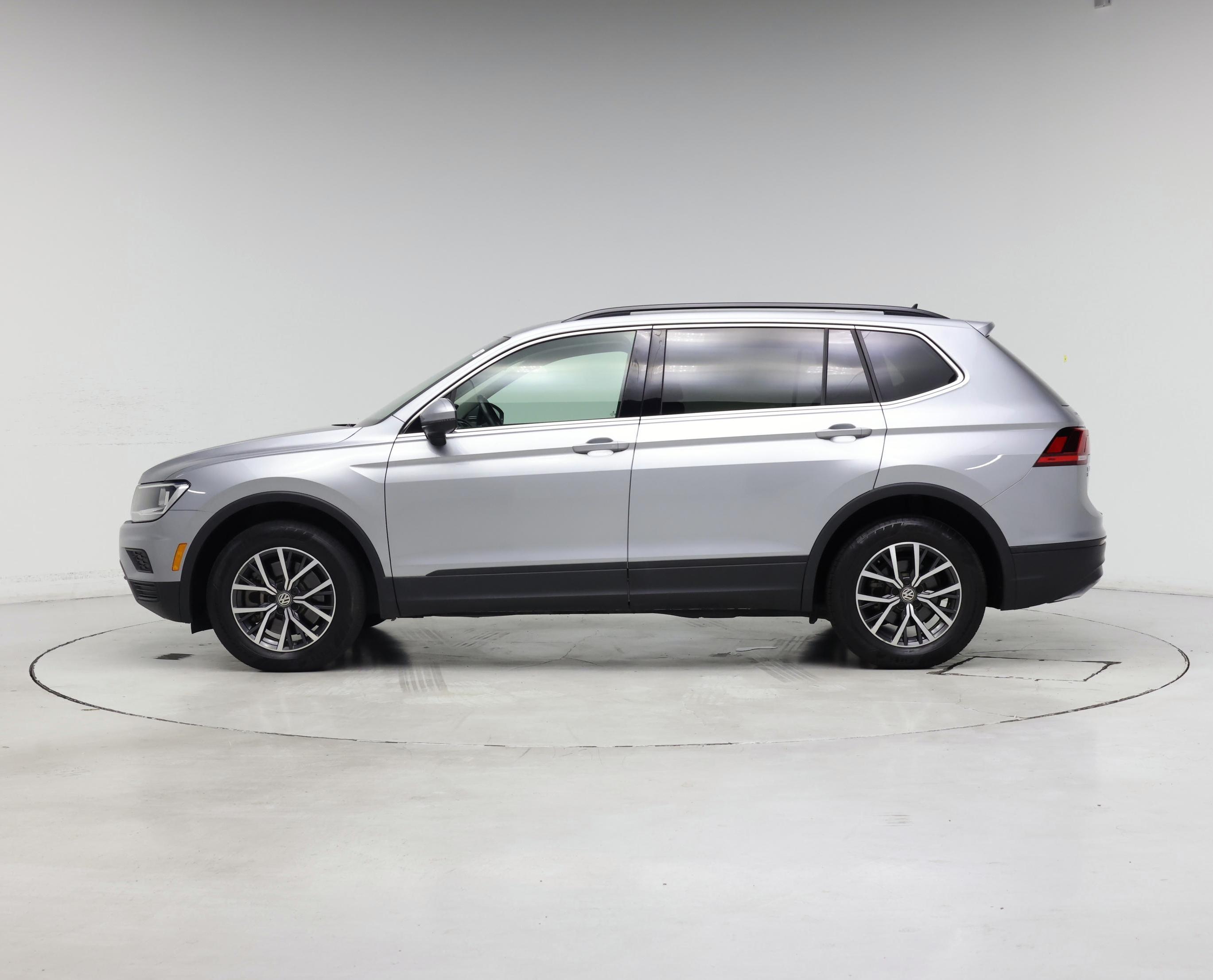 Thumbnail: 2019 Volkswagen Tiguan - 3