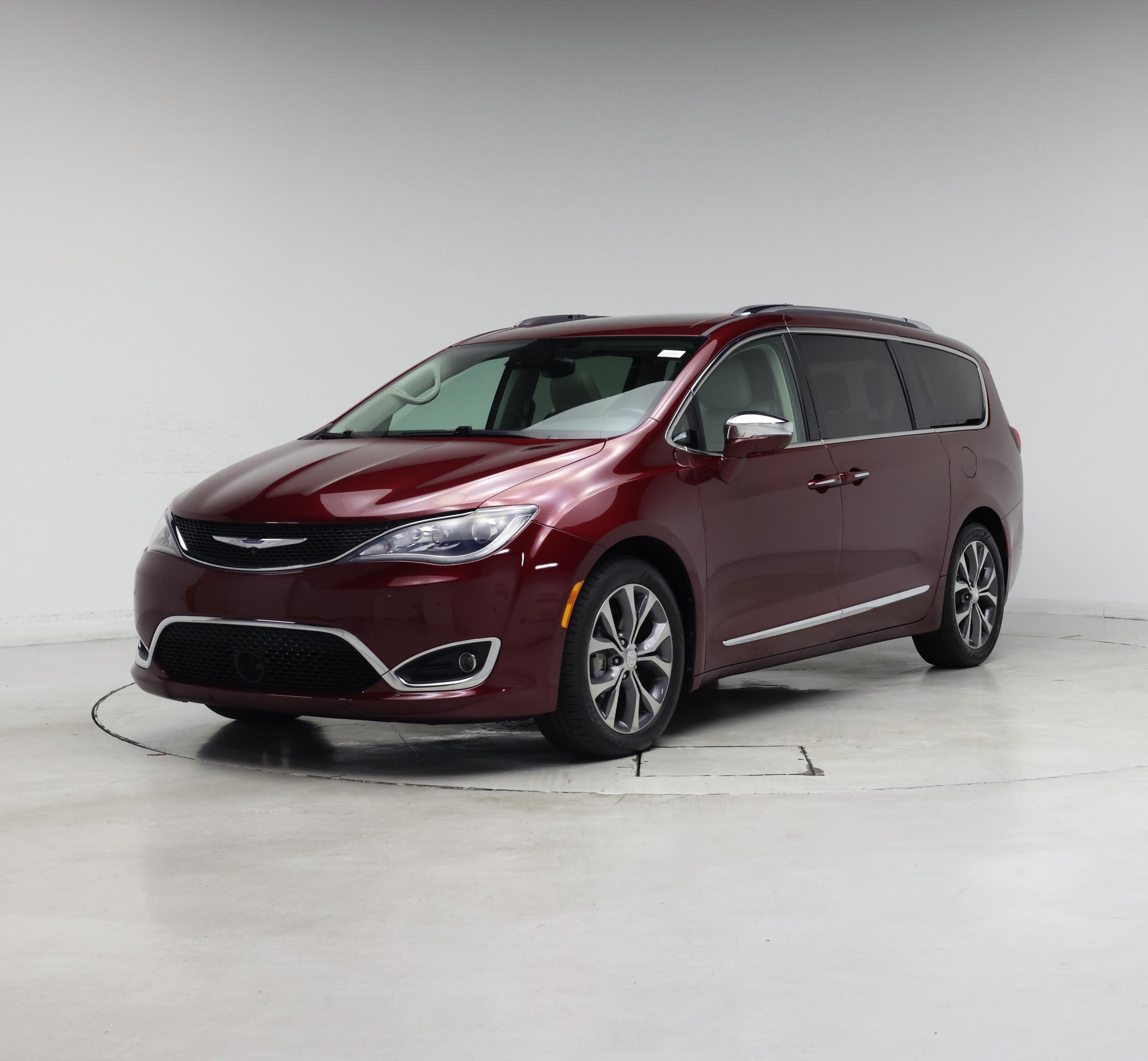 Thumbnail: 2017 Chrysler Pacifica - 4