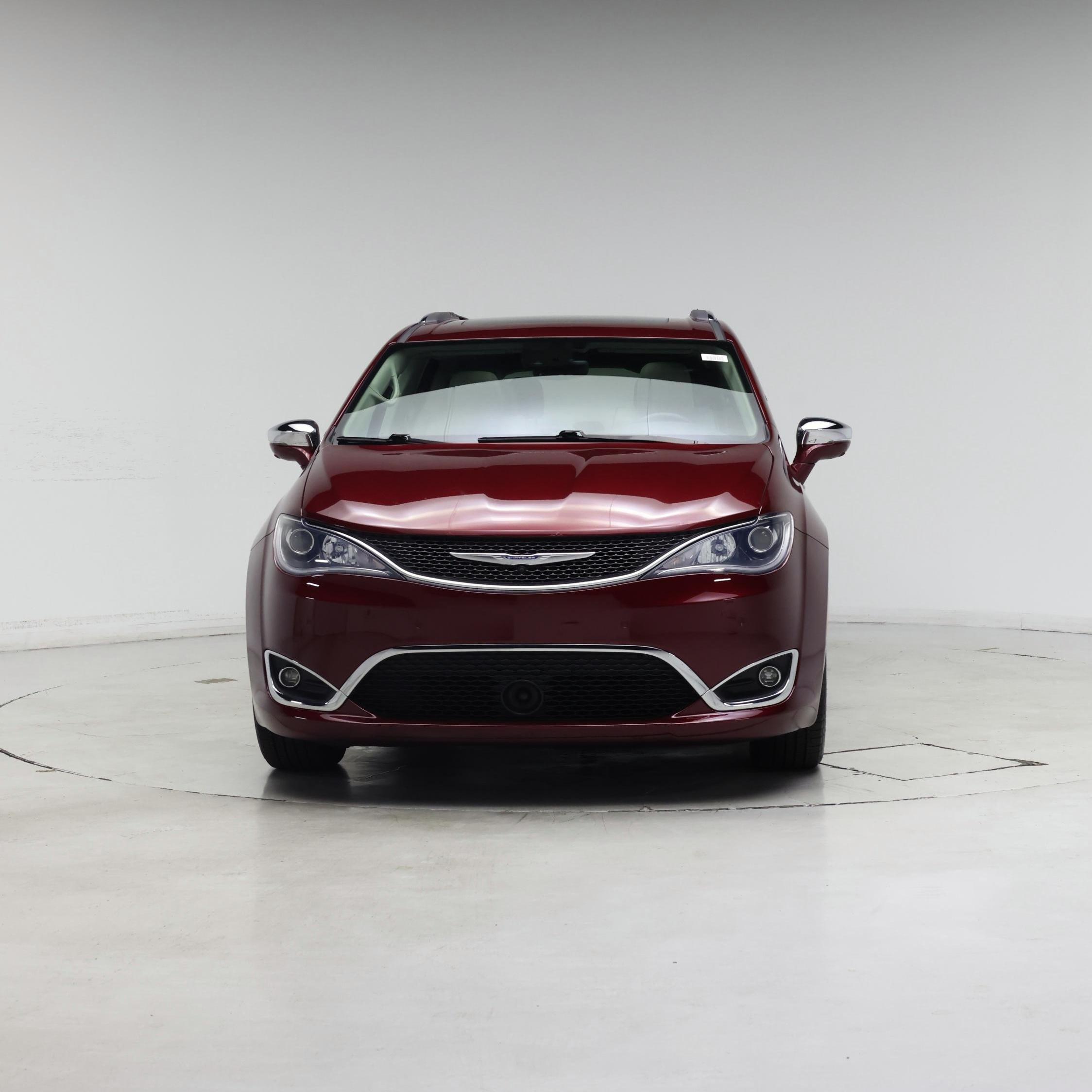 Thumbnail: 2017 Chrysler Pacifica - 5
