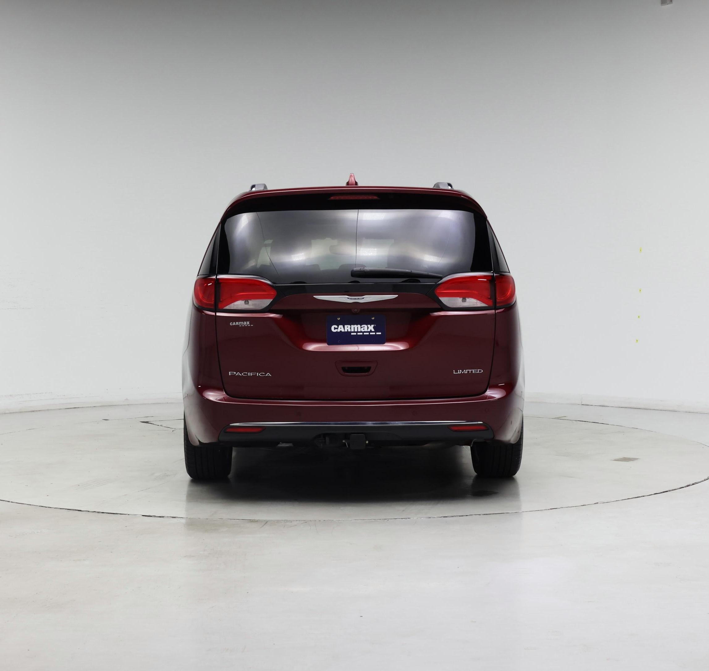 Thumbnail: 2017 Chrysler Pacifica - 6