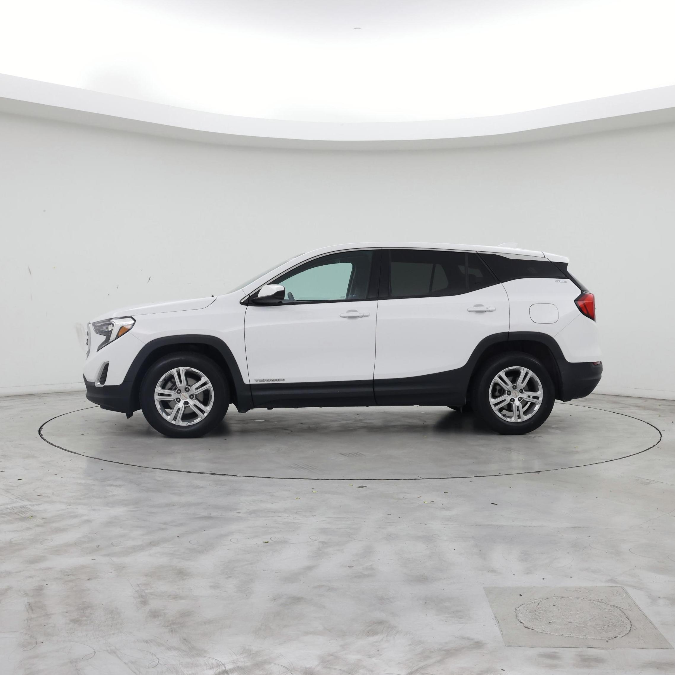 Thumbnail: 2018 GMC Terrain - 3
