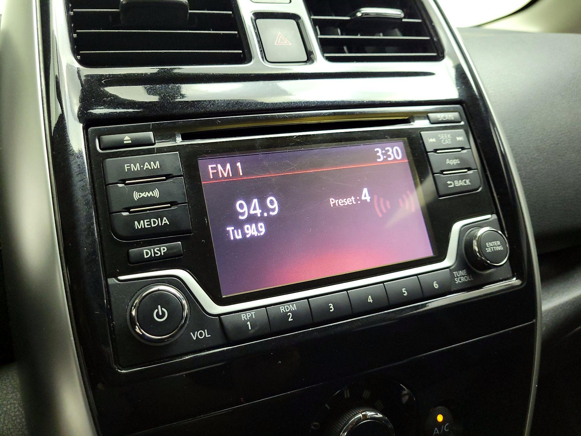 Thumbnail: 2015 Nissan Versa Note - 15