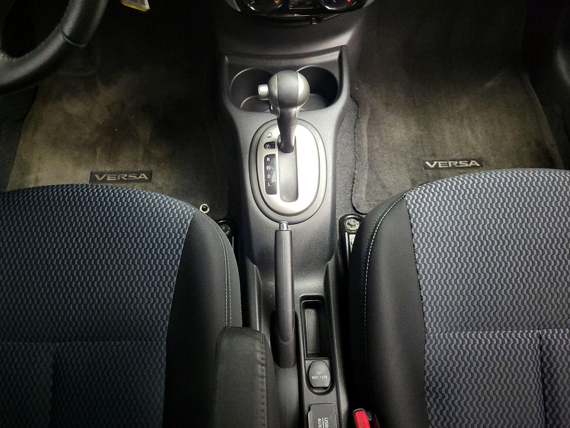 Thumbnail: 2015 Nissan Versa Note - 17