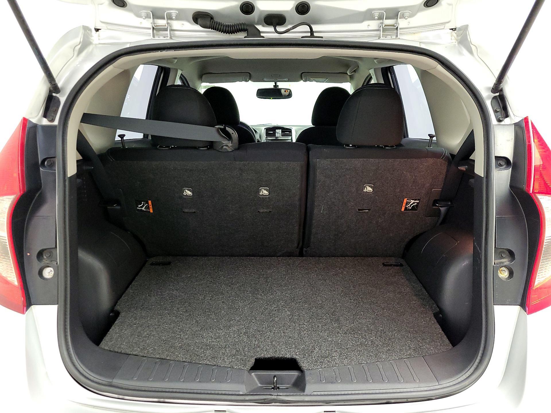 Thumbnail: 2015 Nissan Versa Note - 20