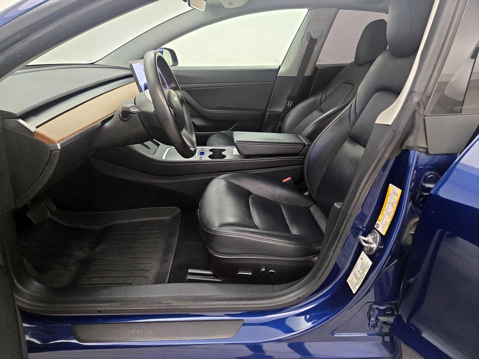 Thumbnail: 2021 Tesla Model 3 - 11