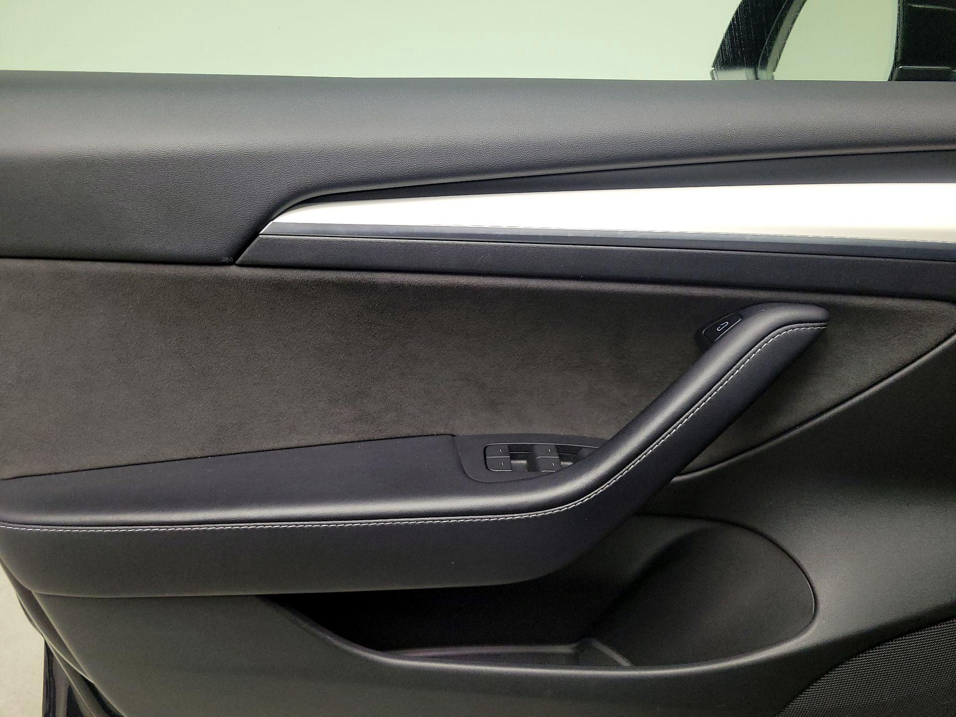 Thumbnail: 2022 Tesla Model 3 - 12