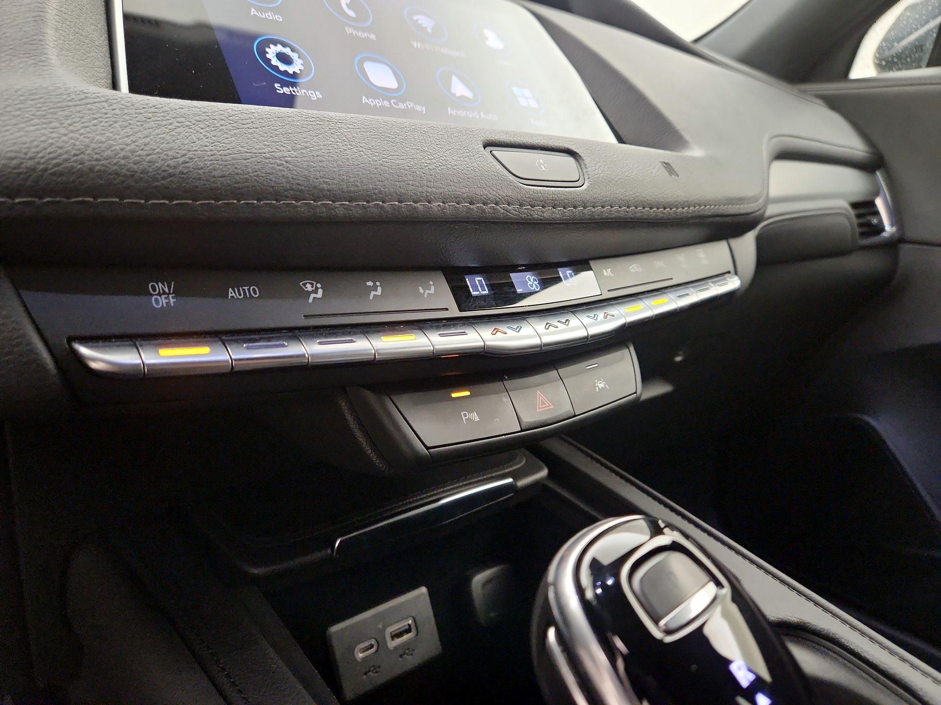 Thumbnail: 2021 Cadillac XT4 - 16