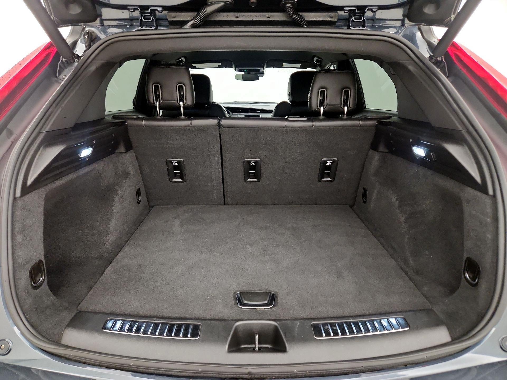 Thumbnail: 2021 Cadillac XT4 - 20