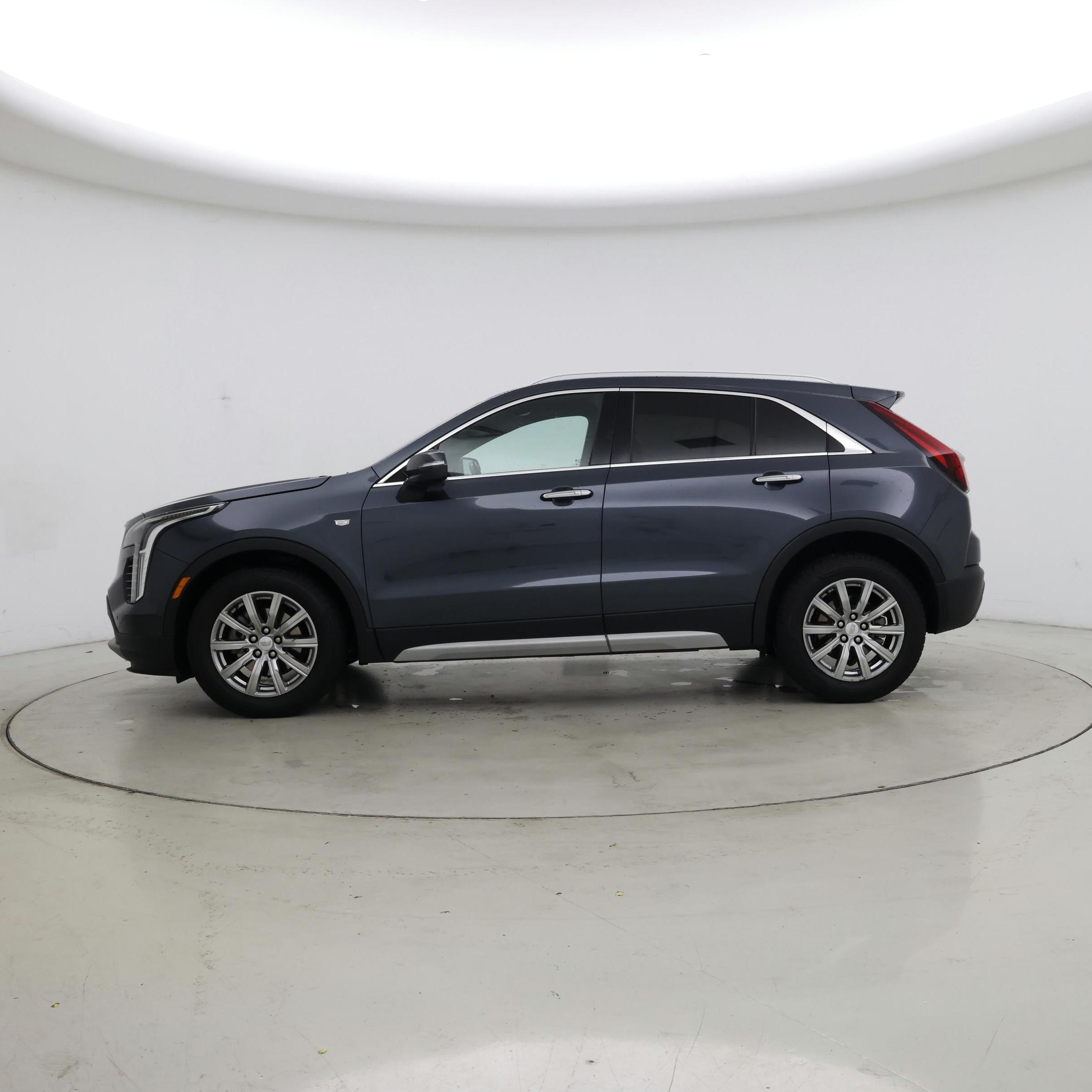 Thumbnail: 2021 Cadillac XT4 - 3