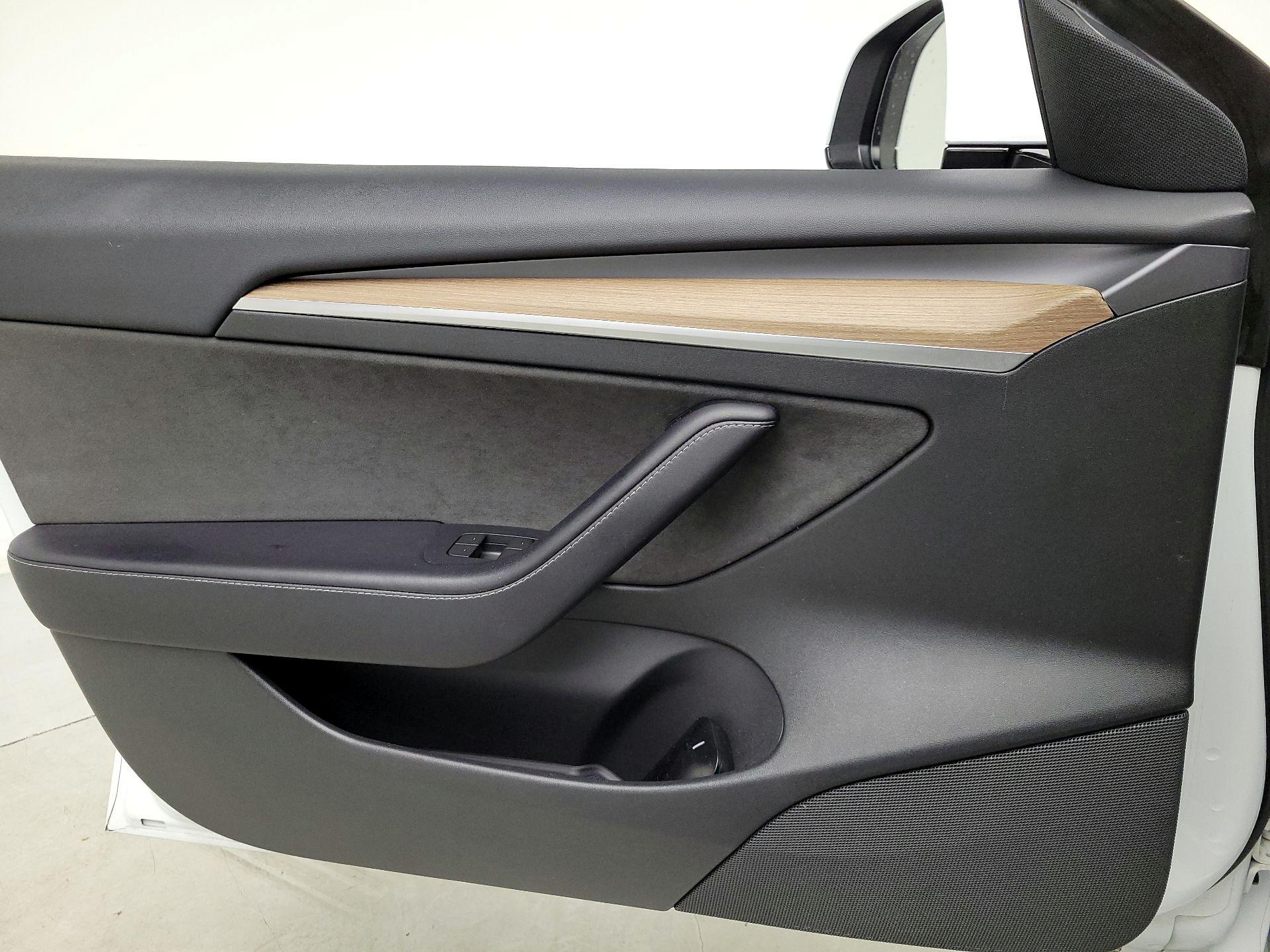 Thumbnail: 2023 Tesla Model 3 - 12