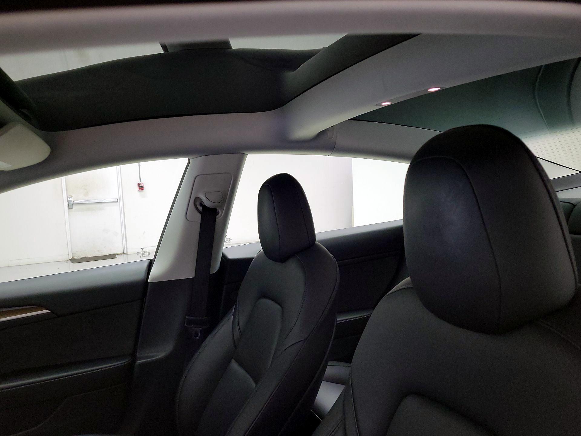 Thumbnail: 2023 Tesla Model 3 - 19