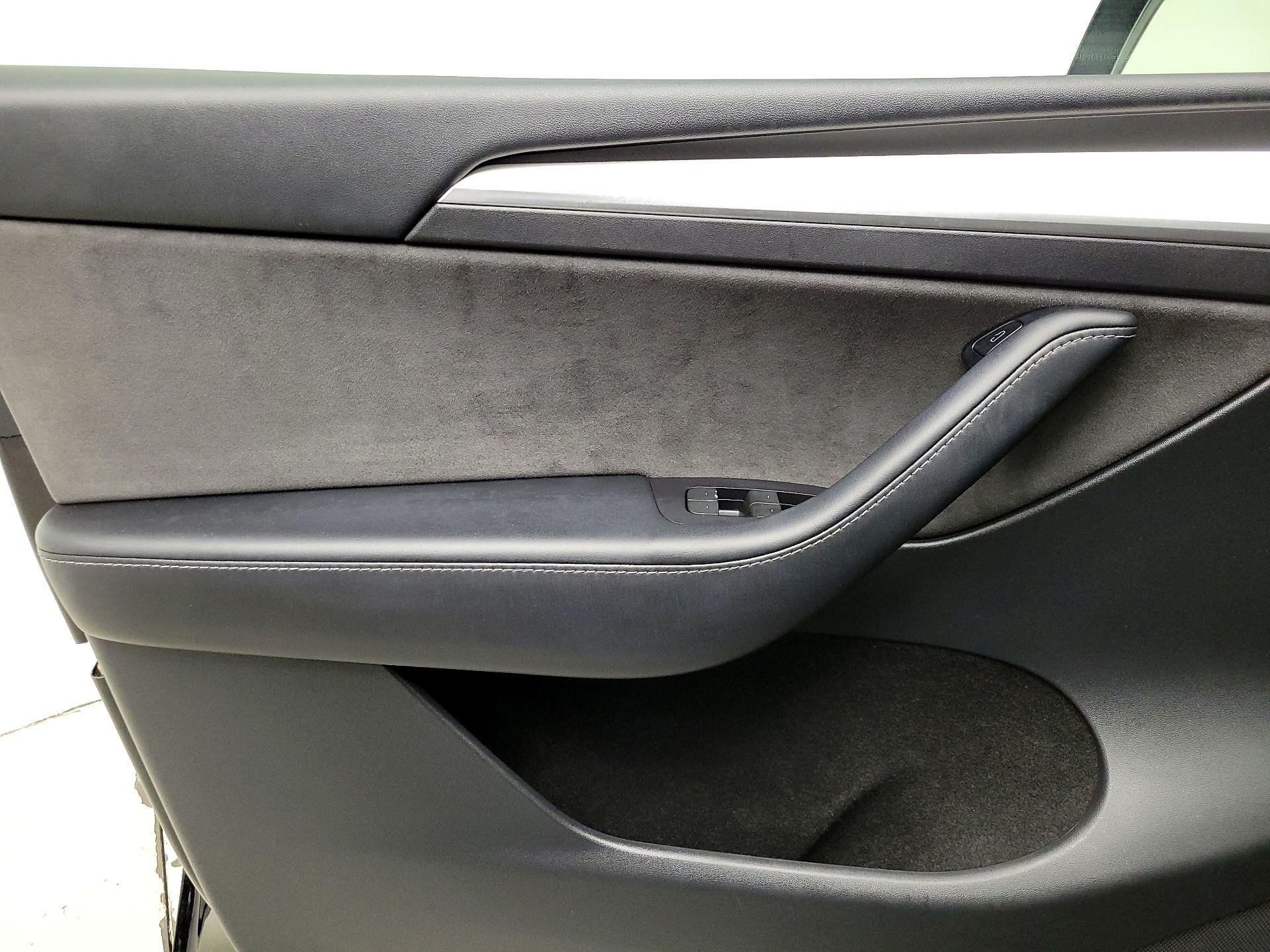Thumbnail: 2023 Tesla Model Y - 12