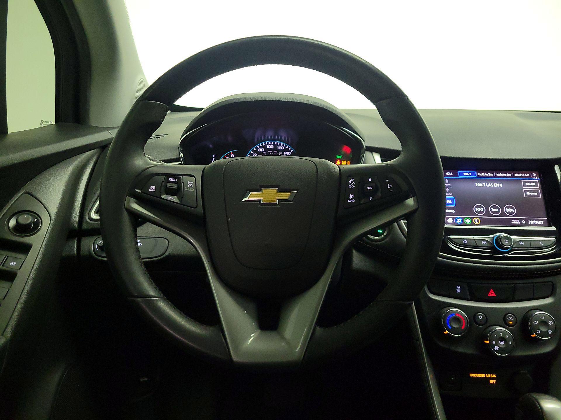 Thumbnail: 2022 Chevrolet Trax - 10