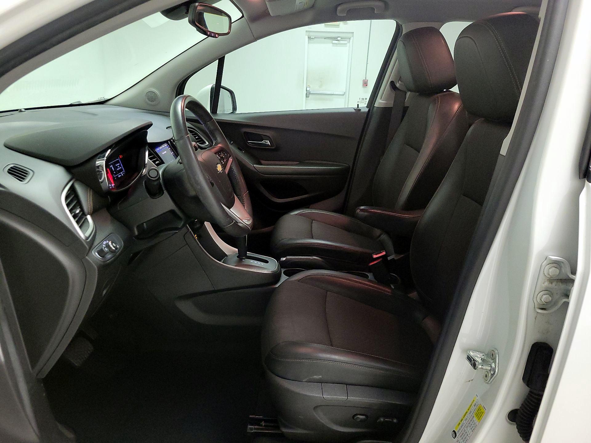 Thumbnail: 2022 Chevrolet Trax - 11