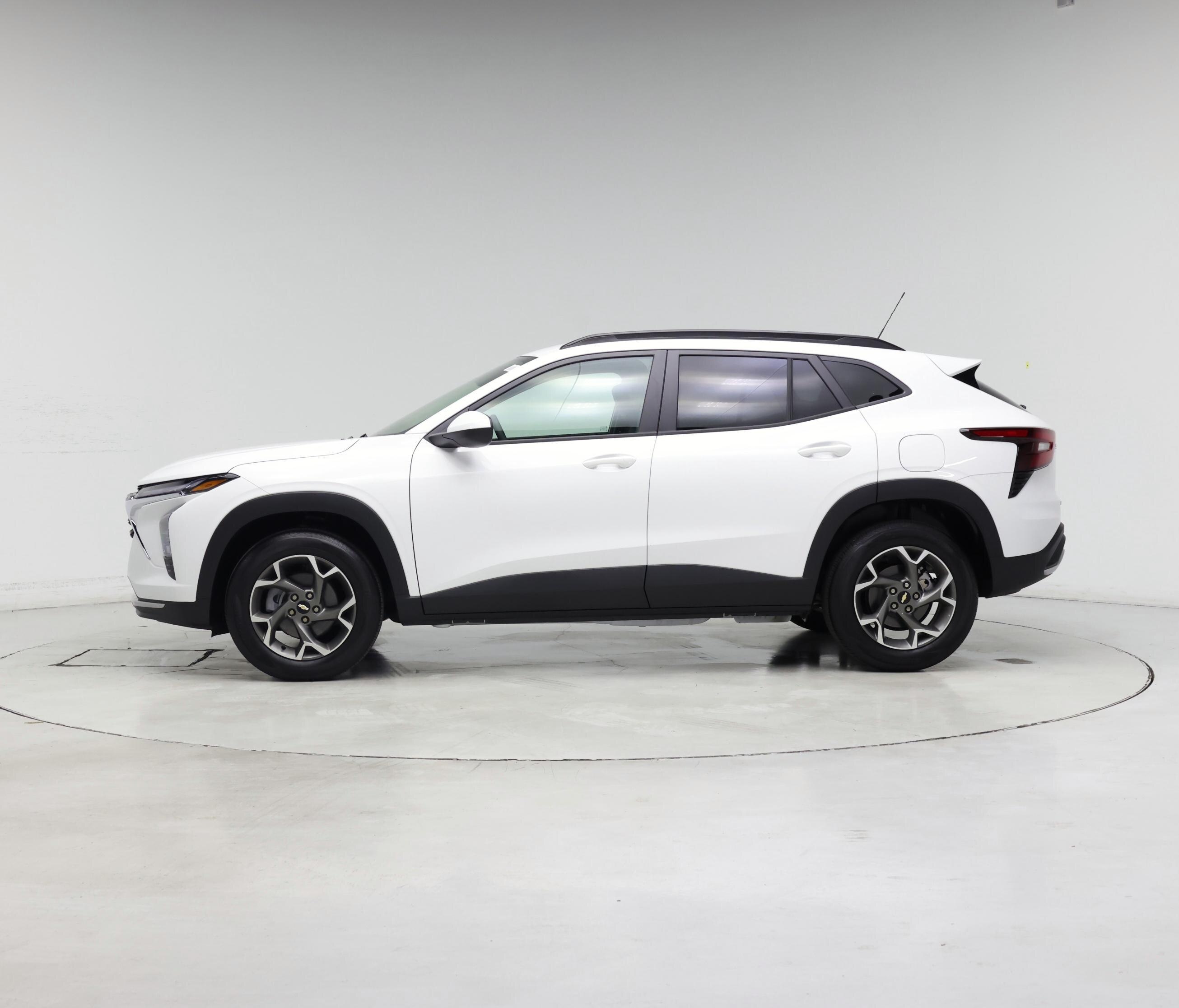 Thumbnail: 2025 Chevrolet Trax - 3