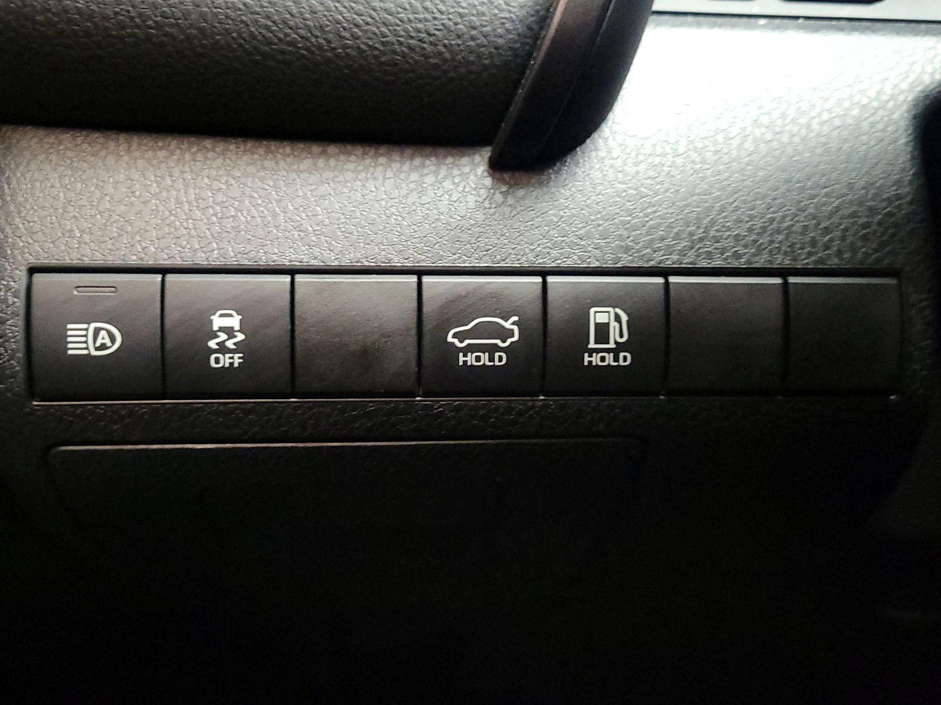 Thumbnail: 2020 Toyota Camry - 13