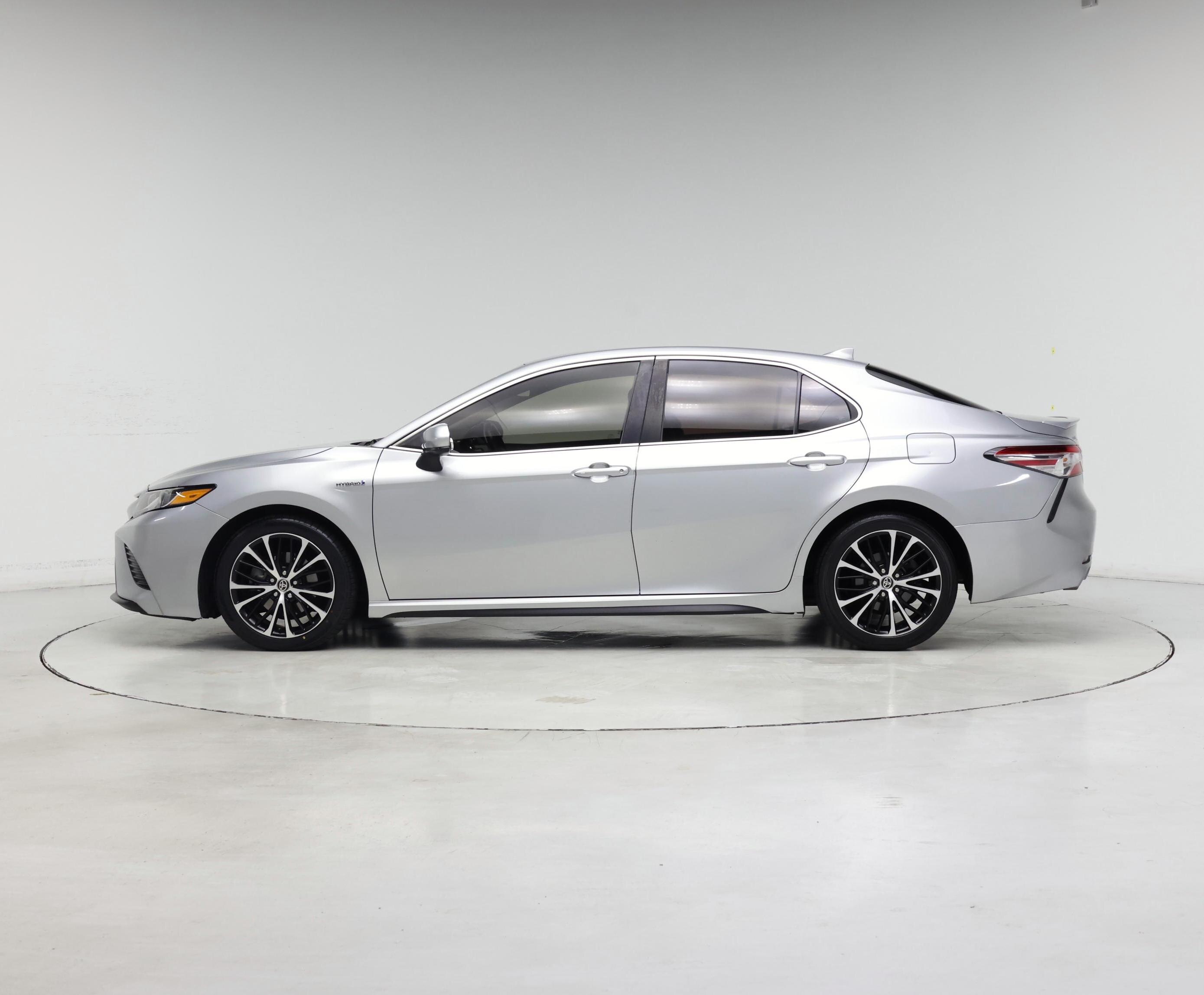 Thumbnail: 2020 Toyota Camry - 3