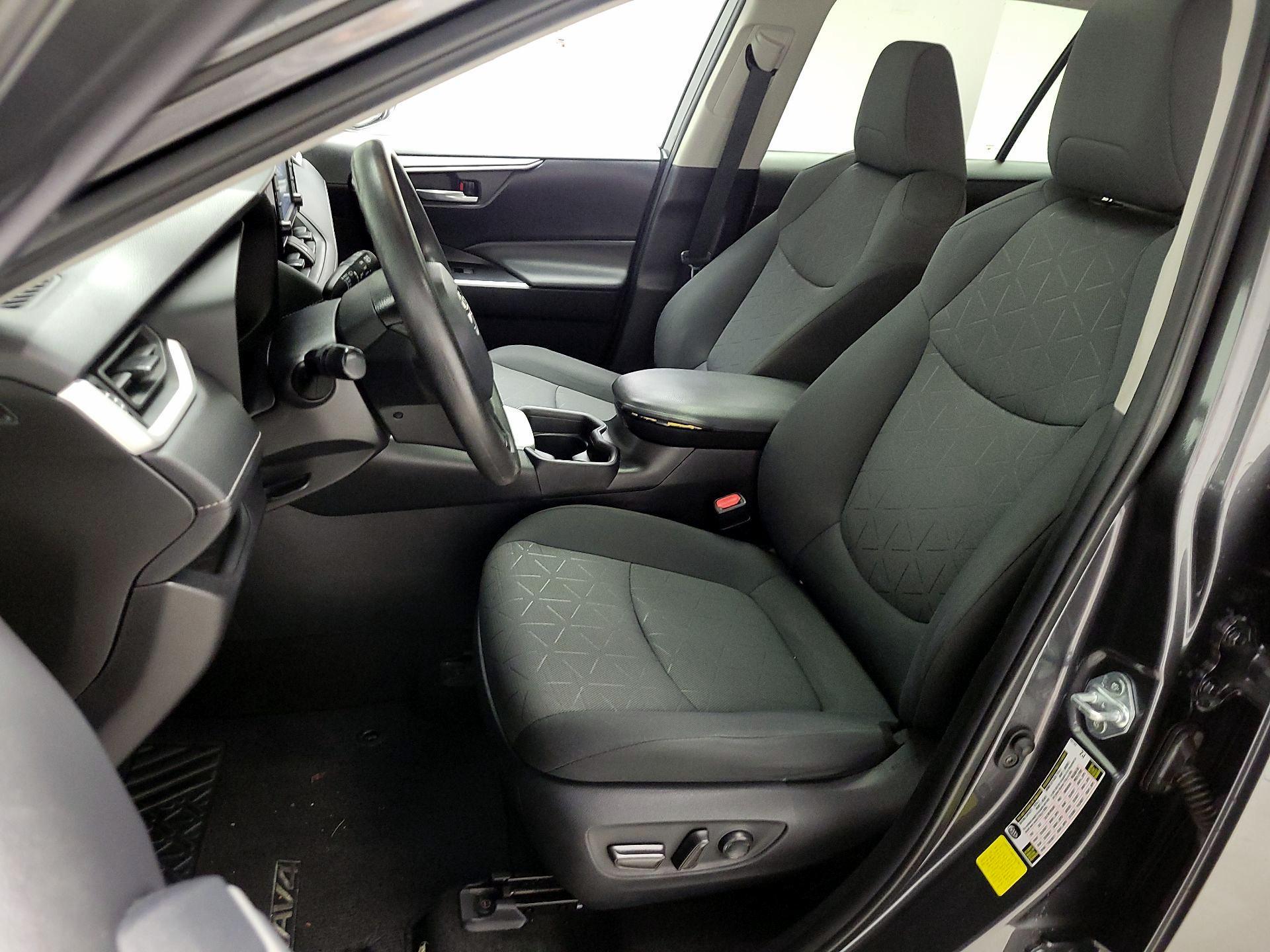 Thumbnail: 2021 Toyota RAV4 - 11