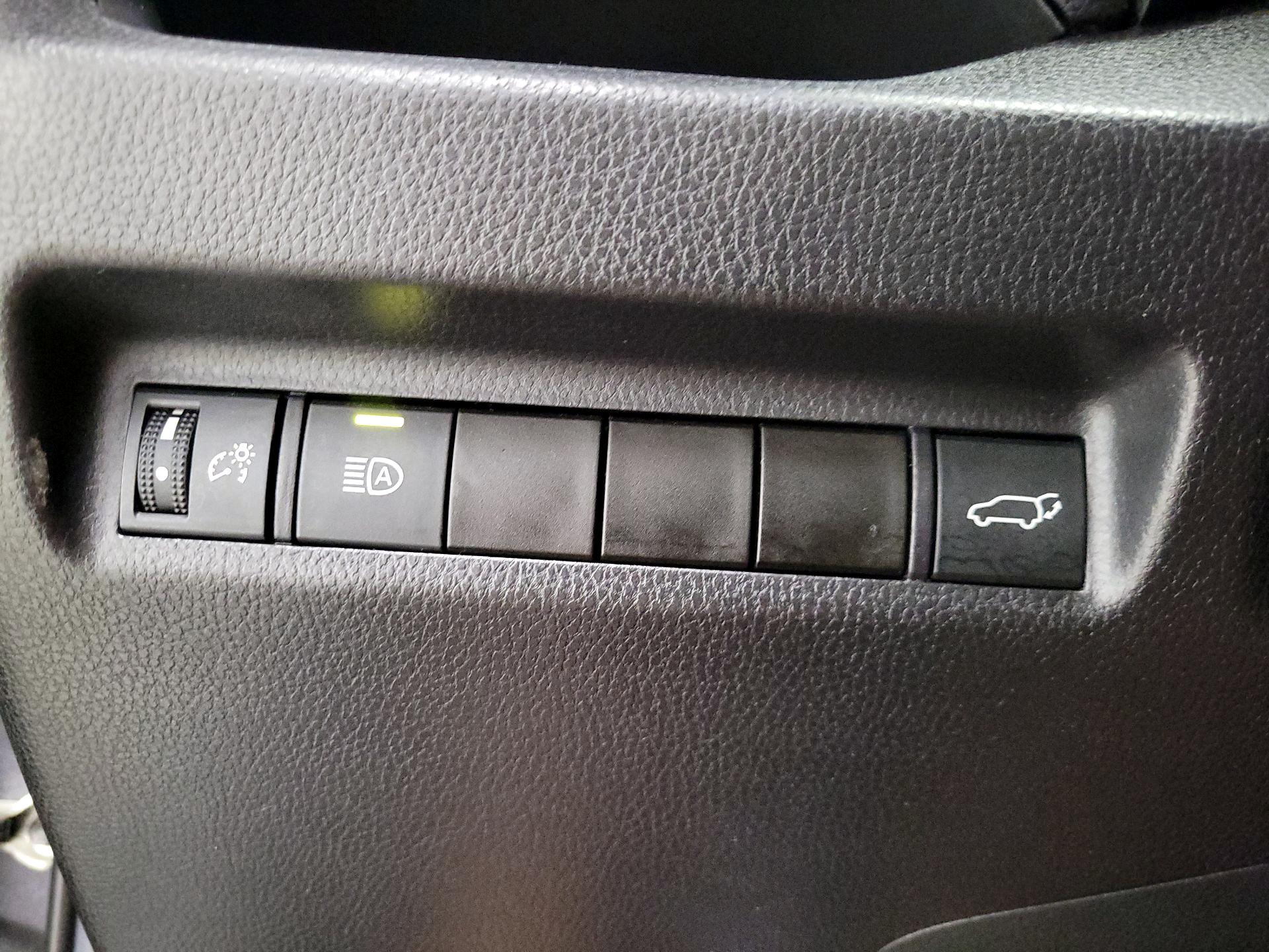 Thumbnail: 2021 Toyota RAV4 - 13