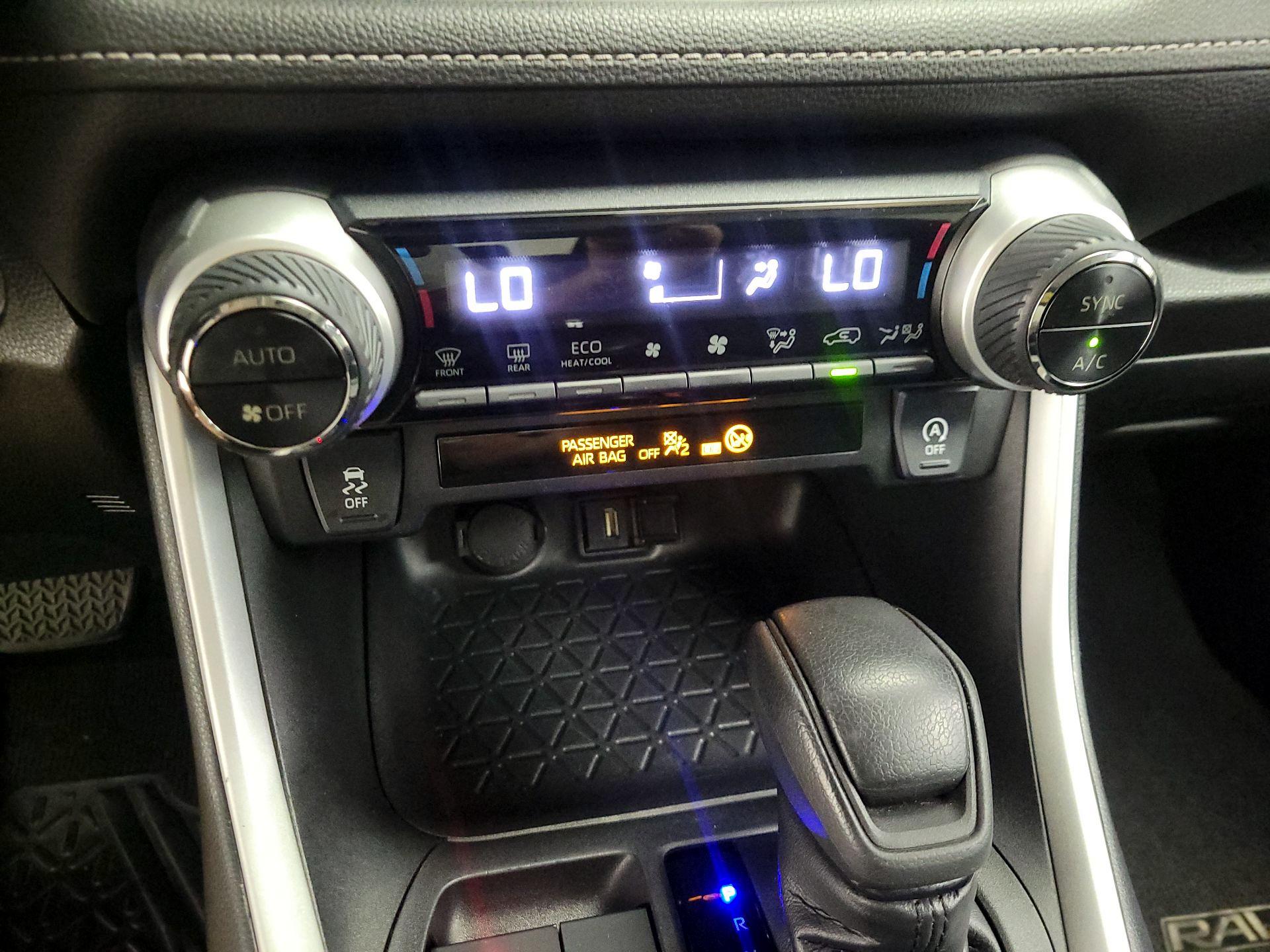 Thumbnail: 2021 Toyota RAV4 - 17