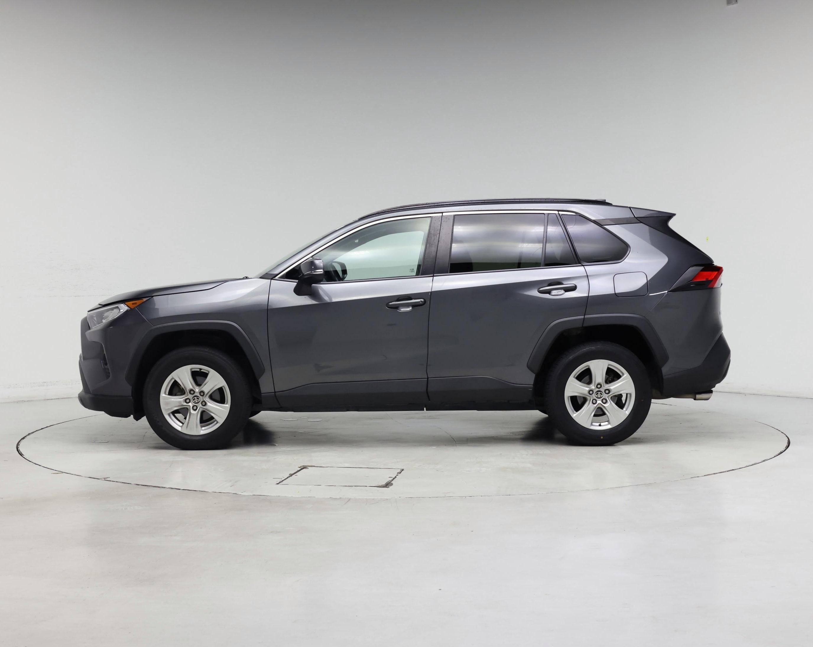 Thumbnail: 2021 Toyota RAV4 - 3