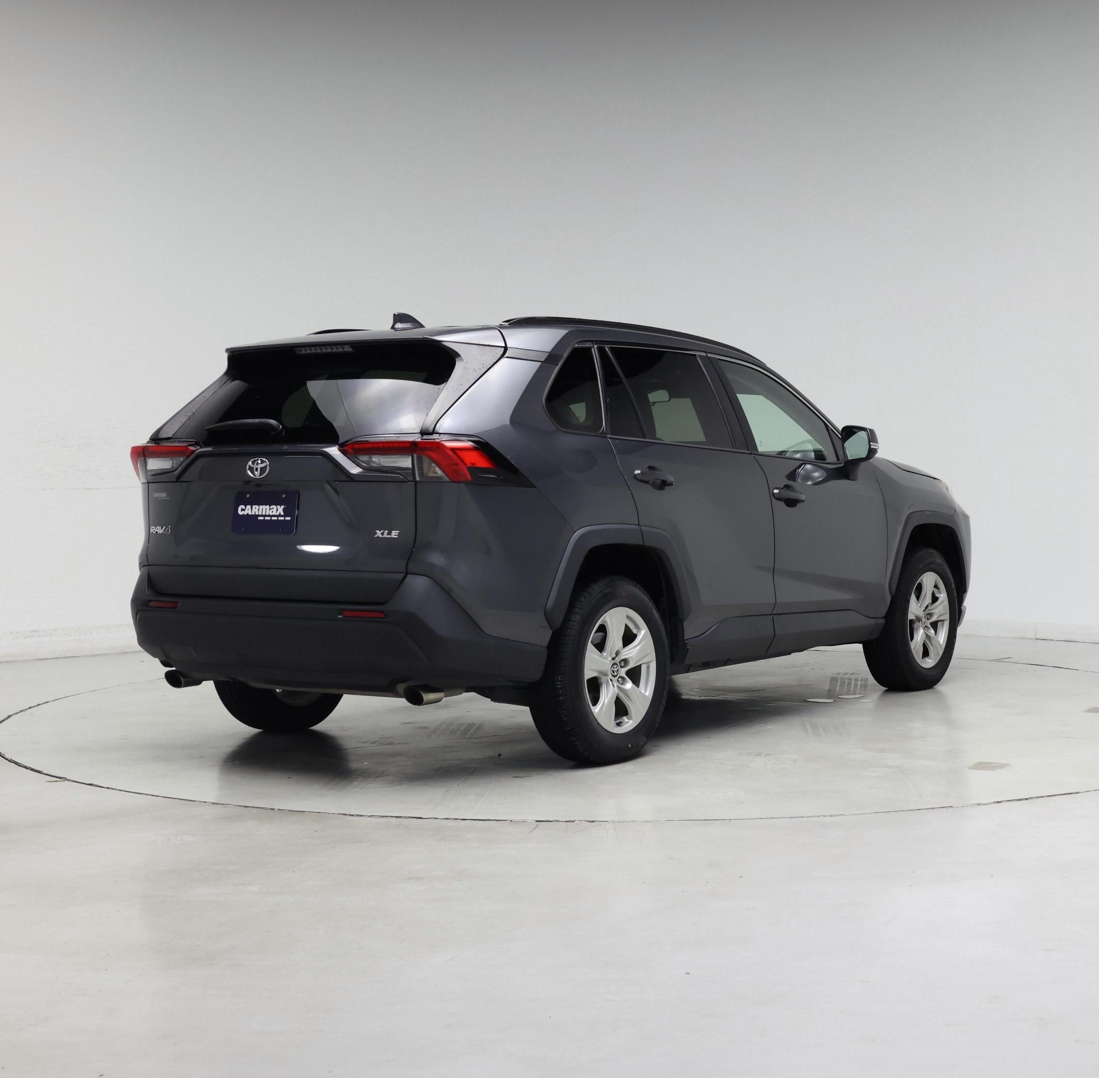Thumbnail: 2021 Toyota RAV4 - 8