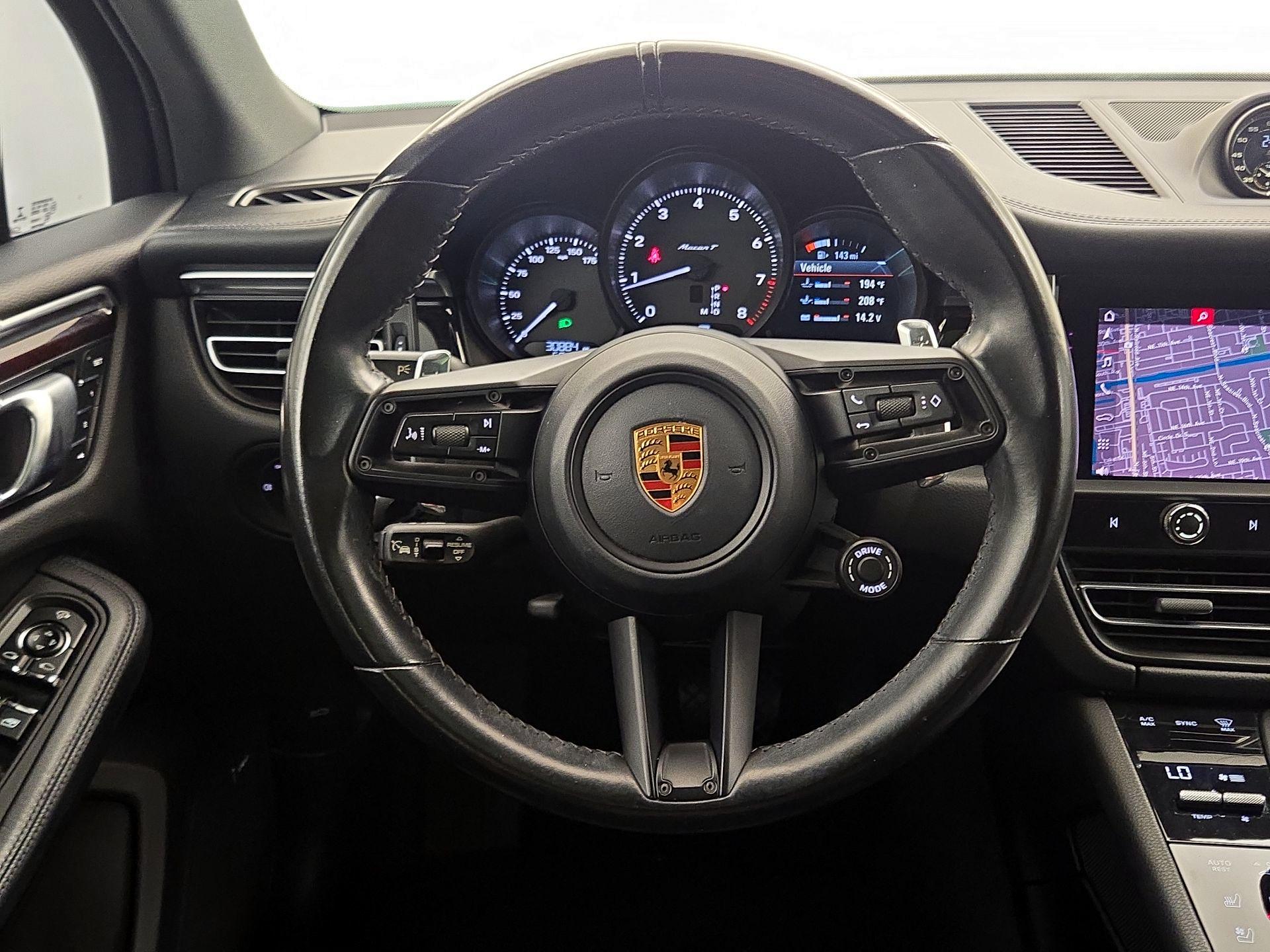 Thumbnail: 2023 Porsche Macan - 10