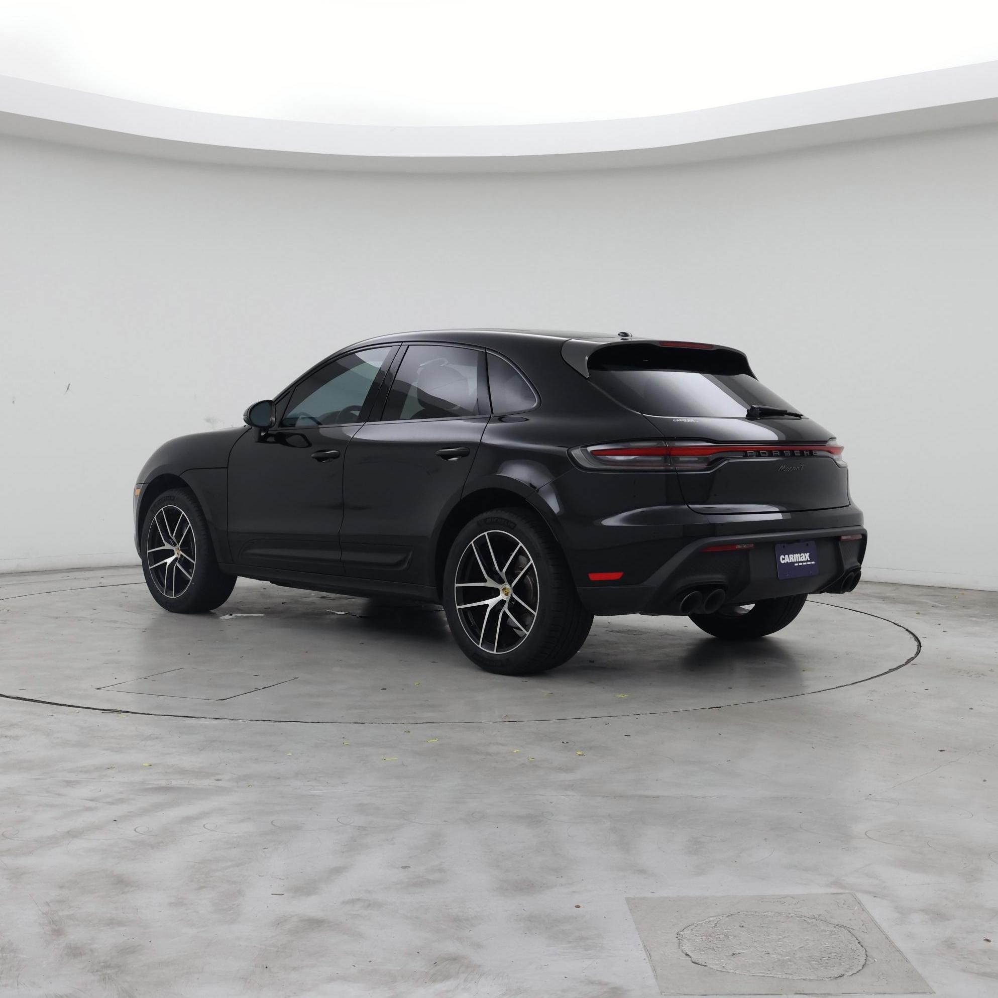 Thumbnail: 2023 Porsche Macan - 2
