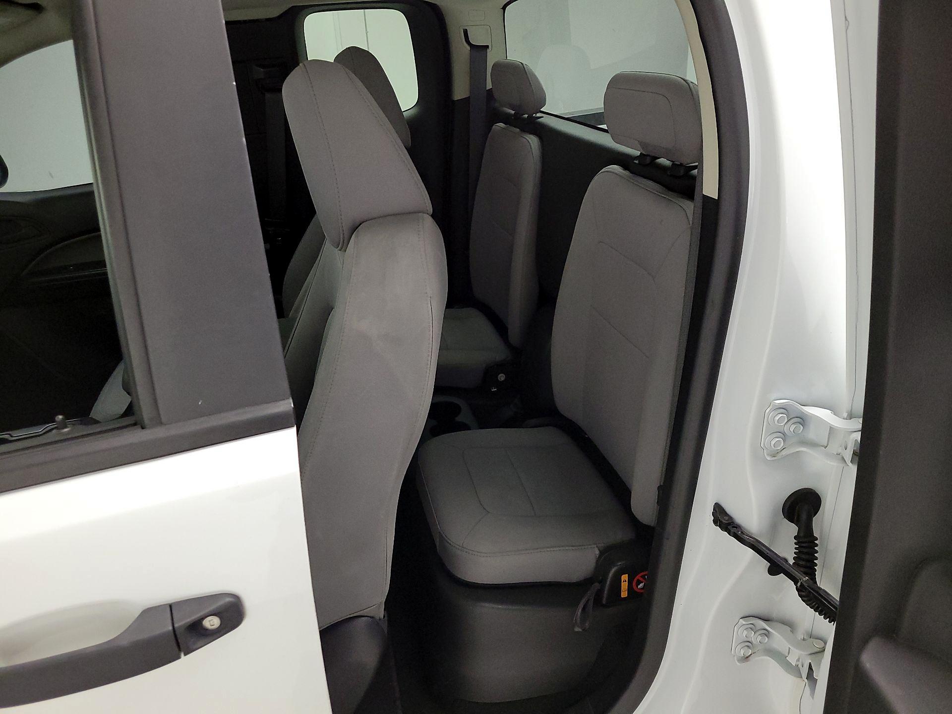 Thumbnail: 2016 Chevrolet Colorado - 19