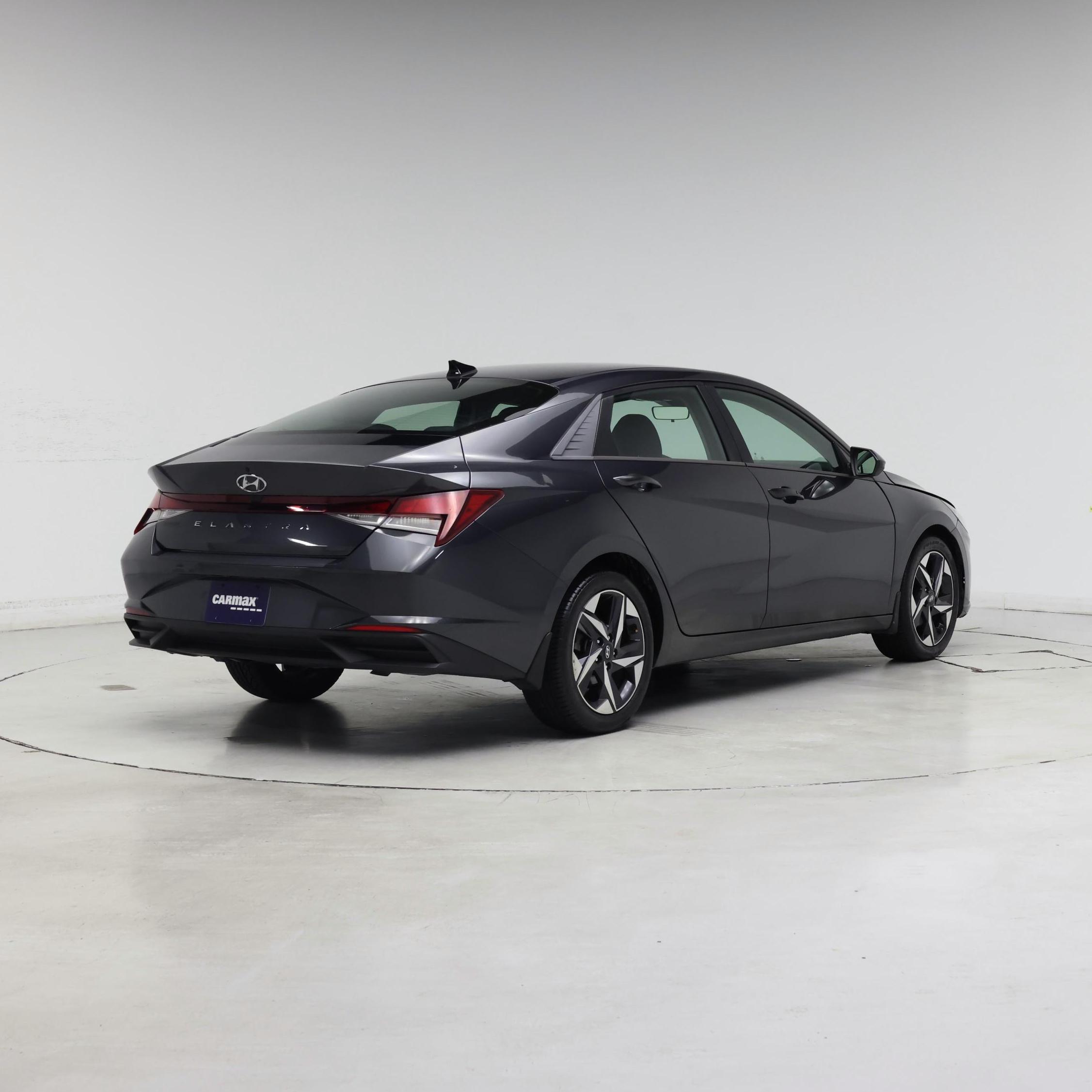 Thumbnail: 2023 Hyundai Elantra - 8