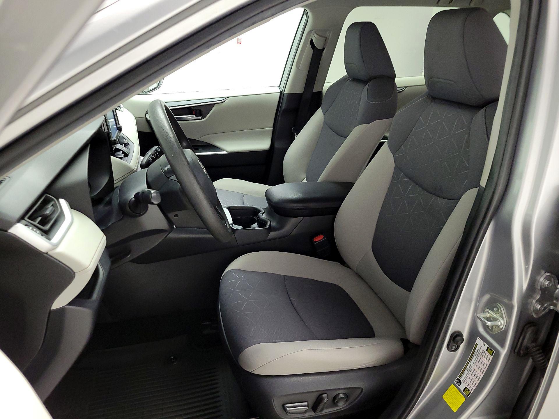 Thumbnail: 2021 Toyota RAV4 - 11