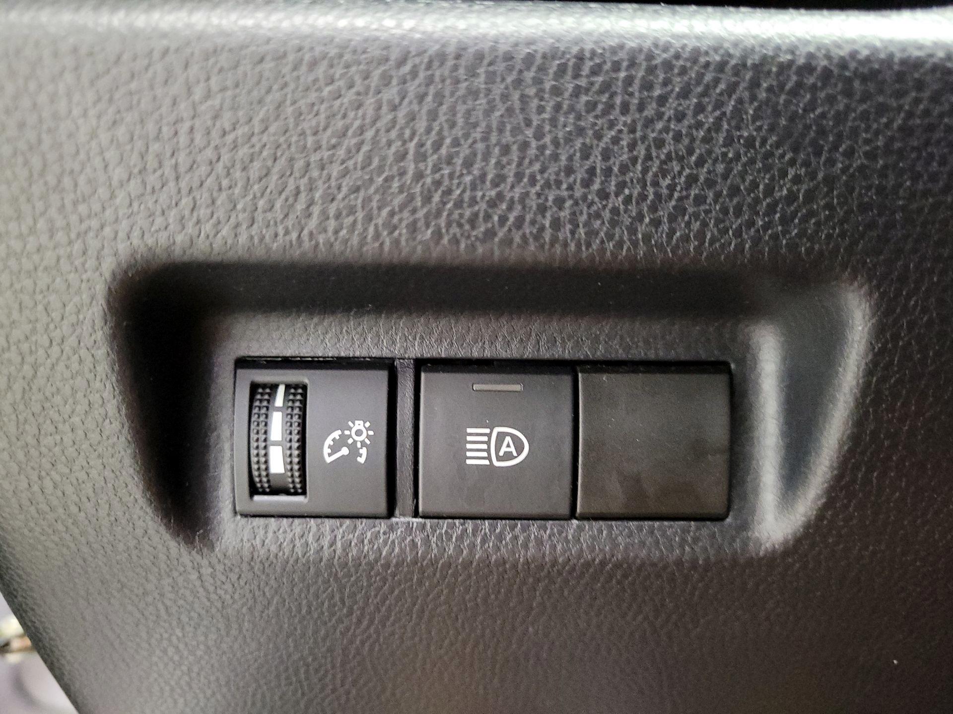 Thumbnail: 2021 Toyota RAV4 - 13