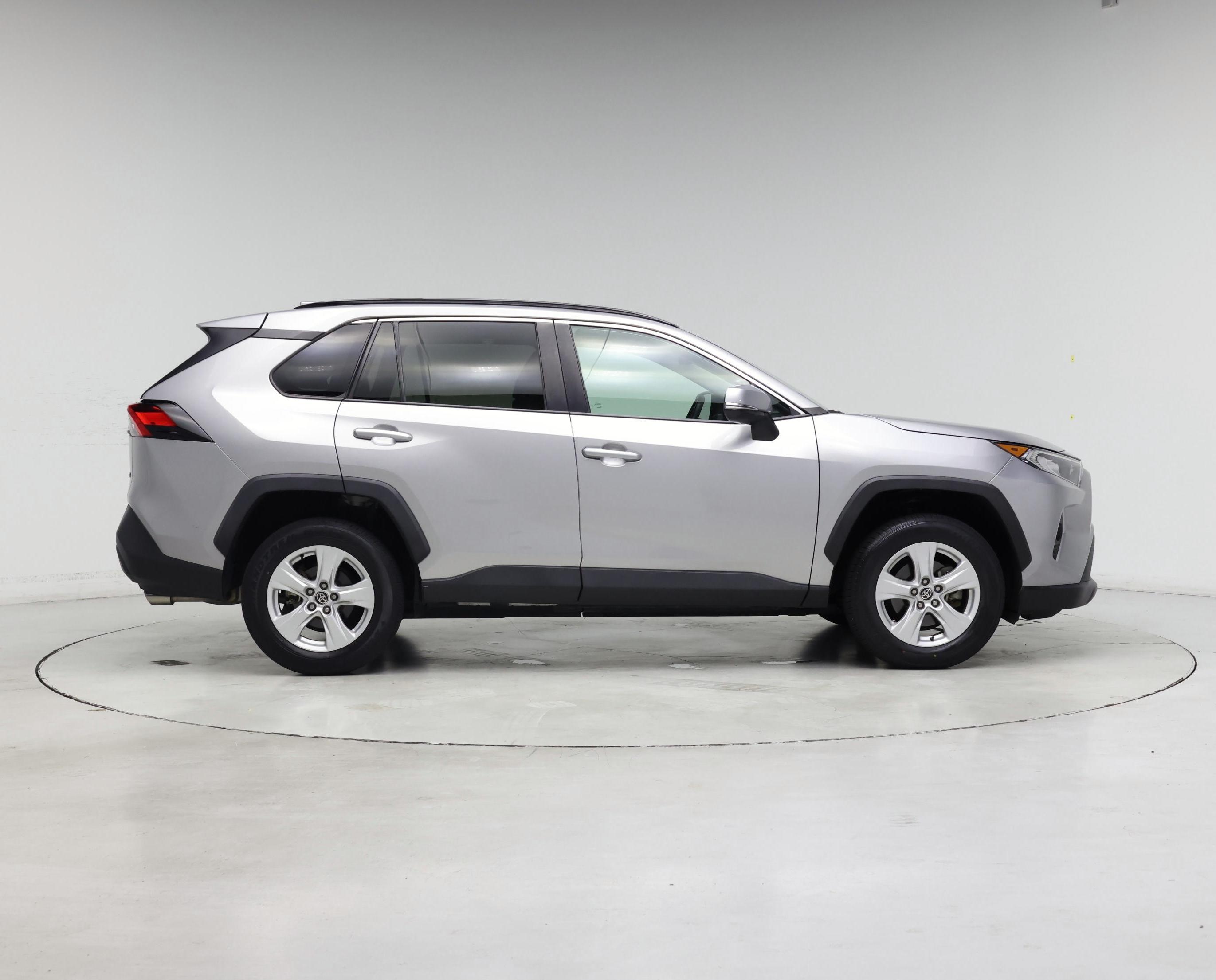Thumbnail: 2021 Toyota RAV4 - 7