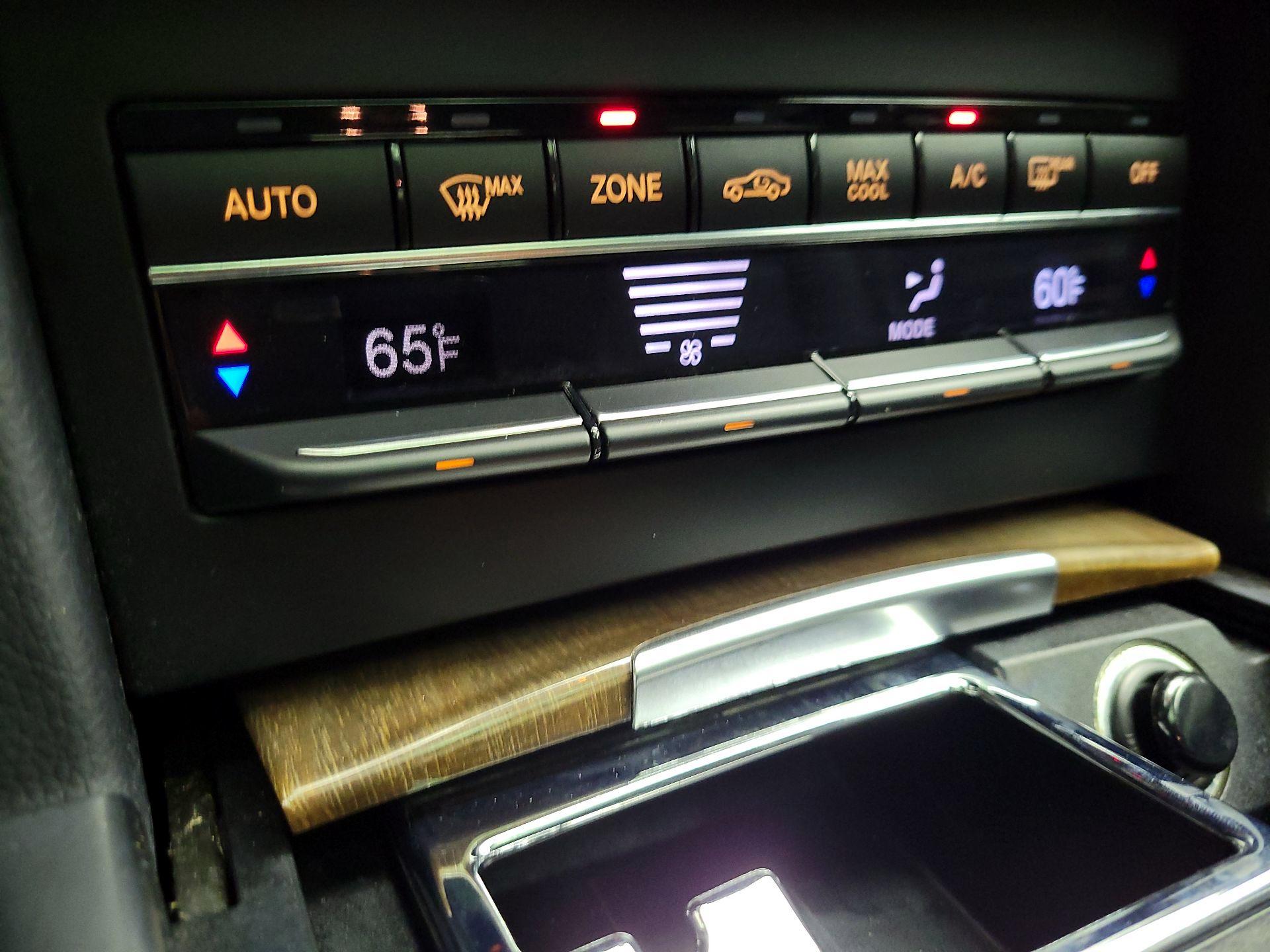 Thumbnail: 2015 Mercedes-Benz E-Class - 17