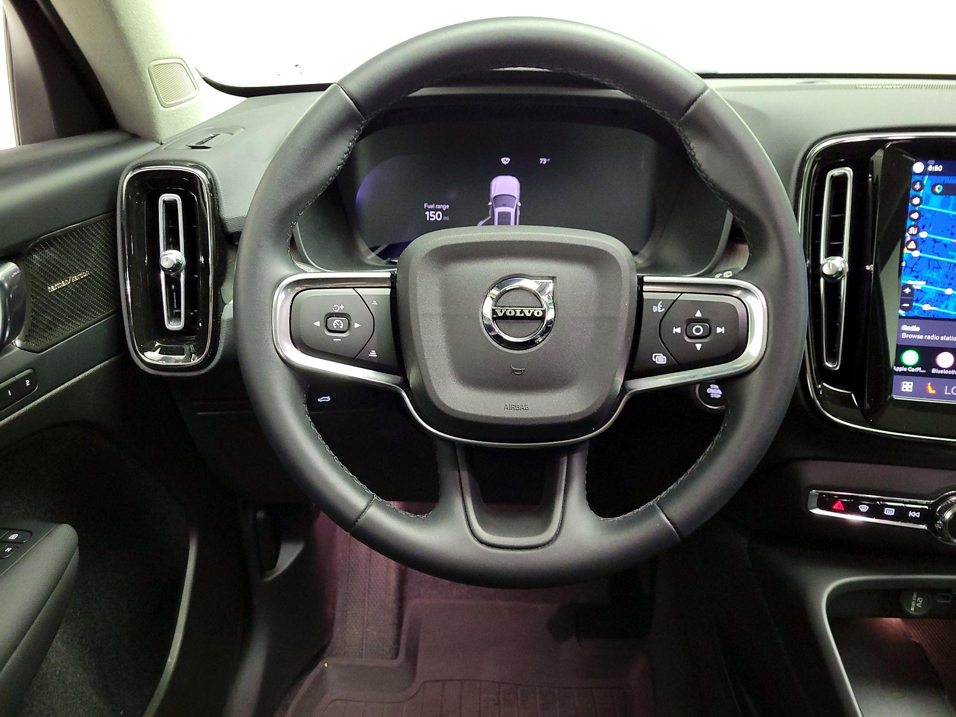 Thumbnail: 2024 Volvo XC40 - 10