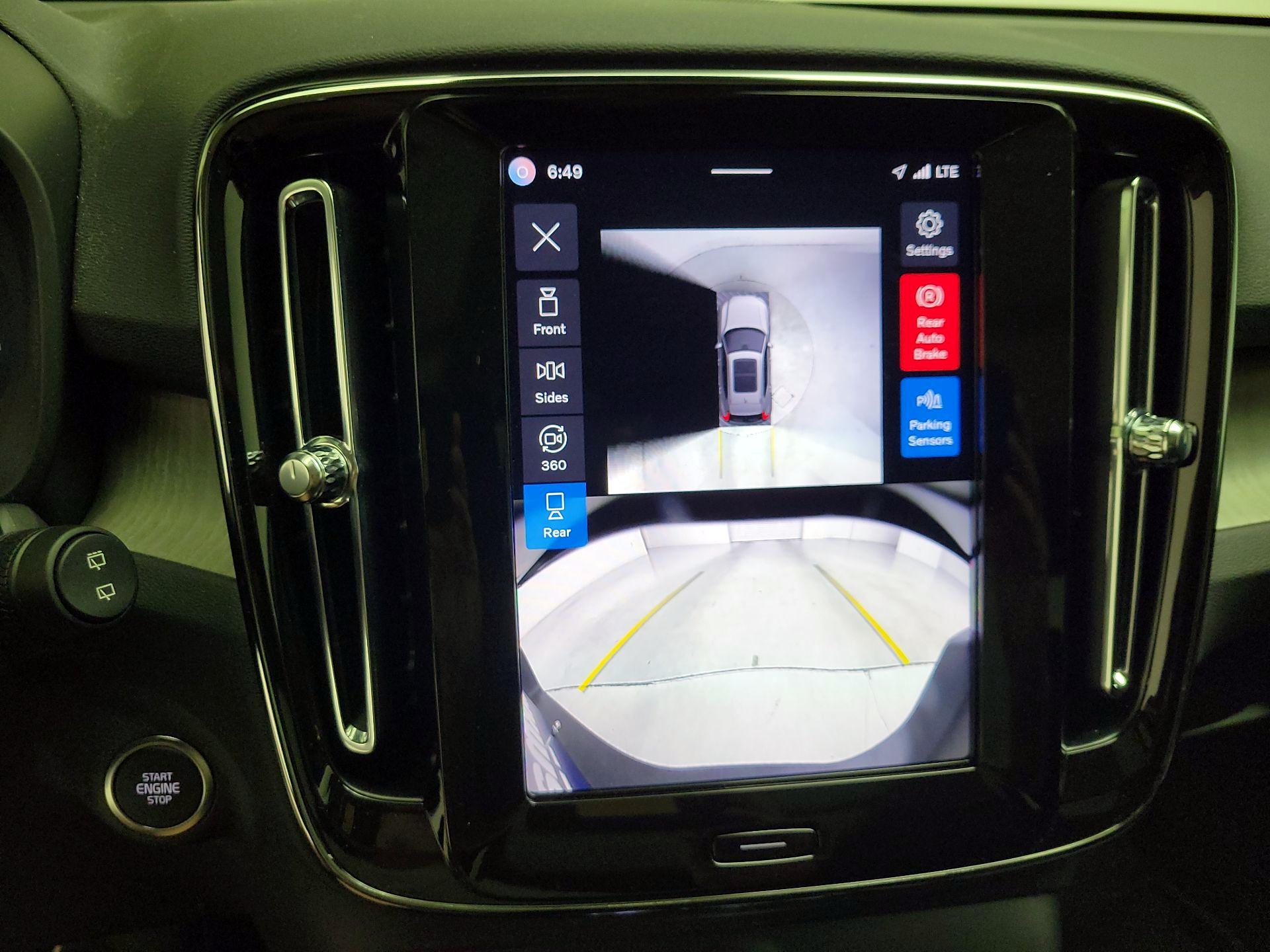 Thumbnail: 2024 Volvo XC40 - 14