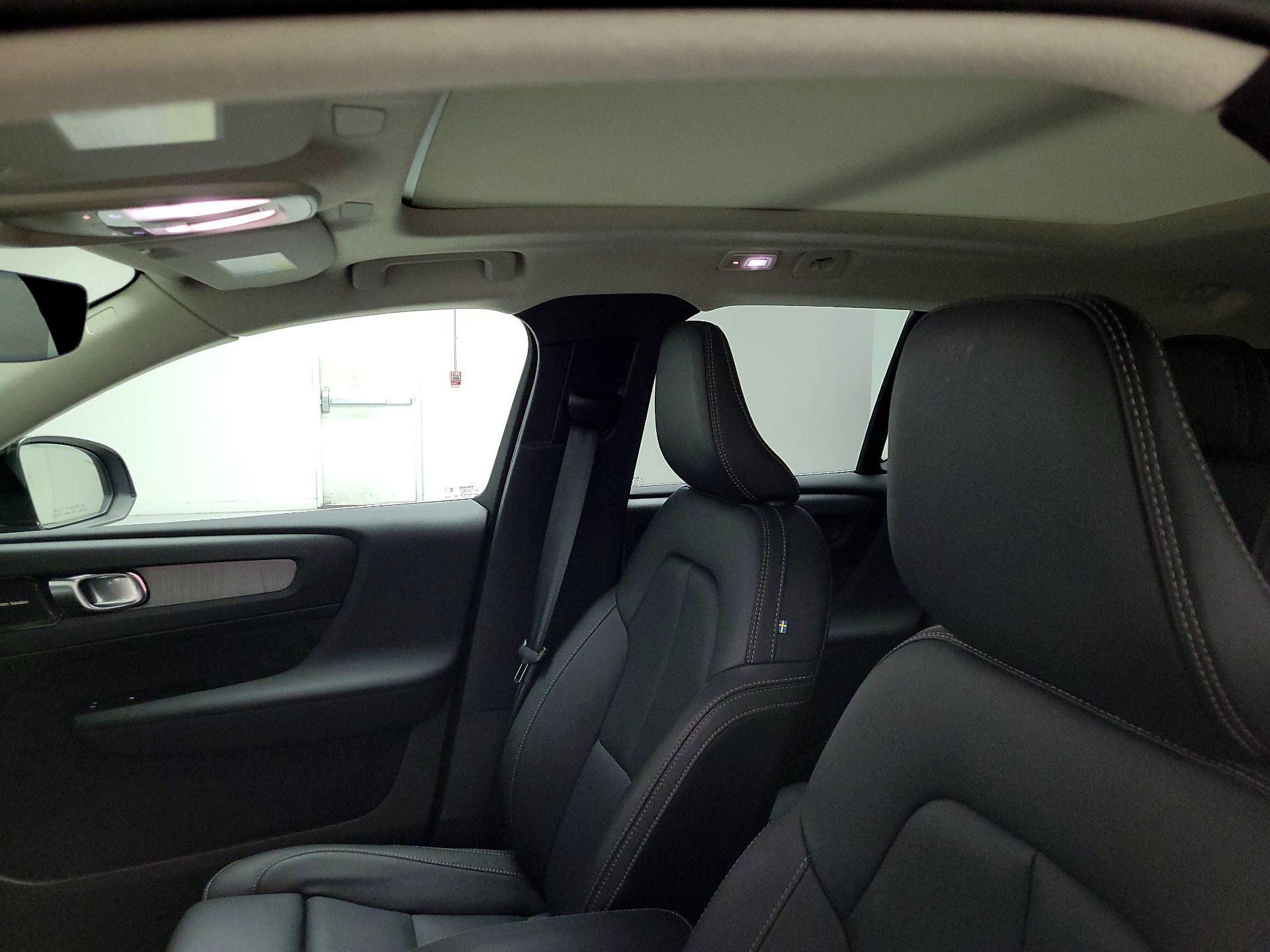 Thumbnail: 2024 Volvo XC40 - 20