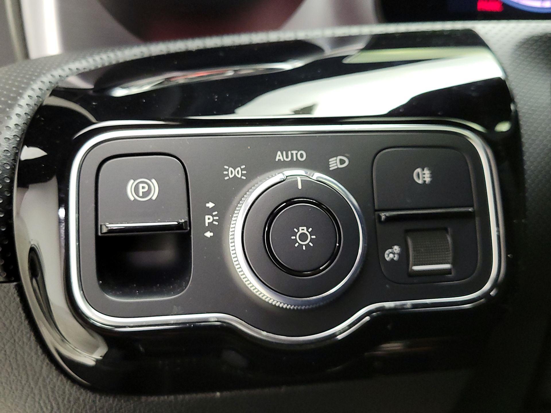 Thumbnail: 2021 Mercedes-Benz A-Class - 13