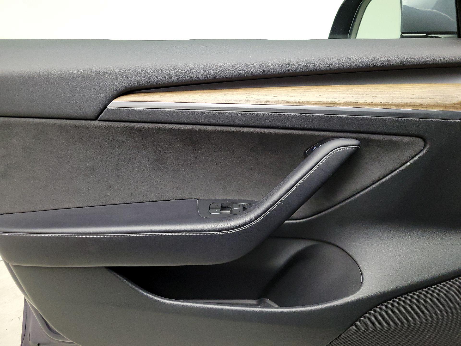 Thumbnail: 2023 Tesla Model 3 - 12