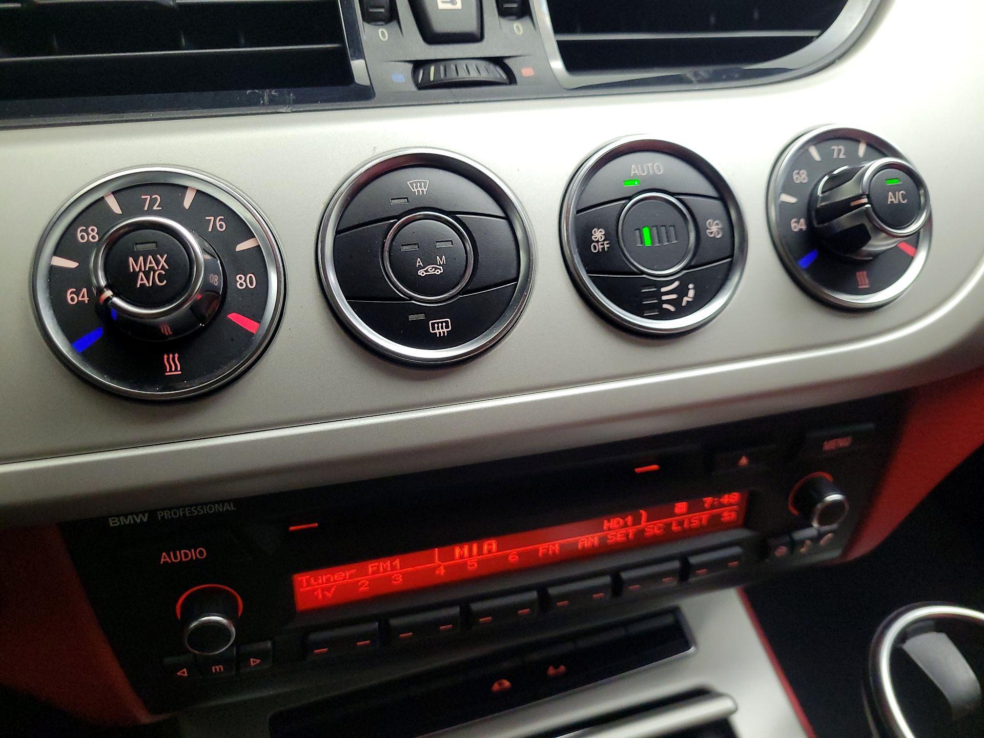 Thumbnail: 2015 BMW Z4 - 15