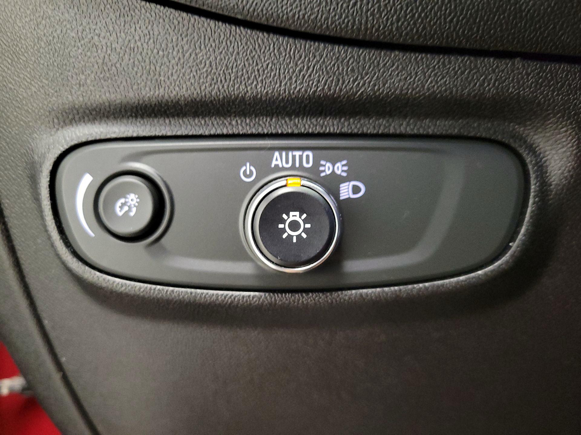 Thumbnail: 2019 Chevrolet Equinox - 13